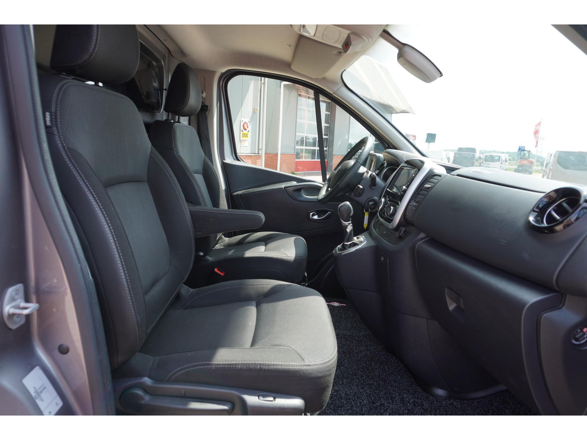 Foto 13 van Renault 2.0 dCi 170PK T29 L2H1 Luxe Automaat