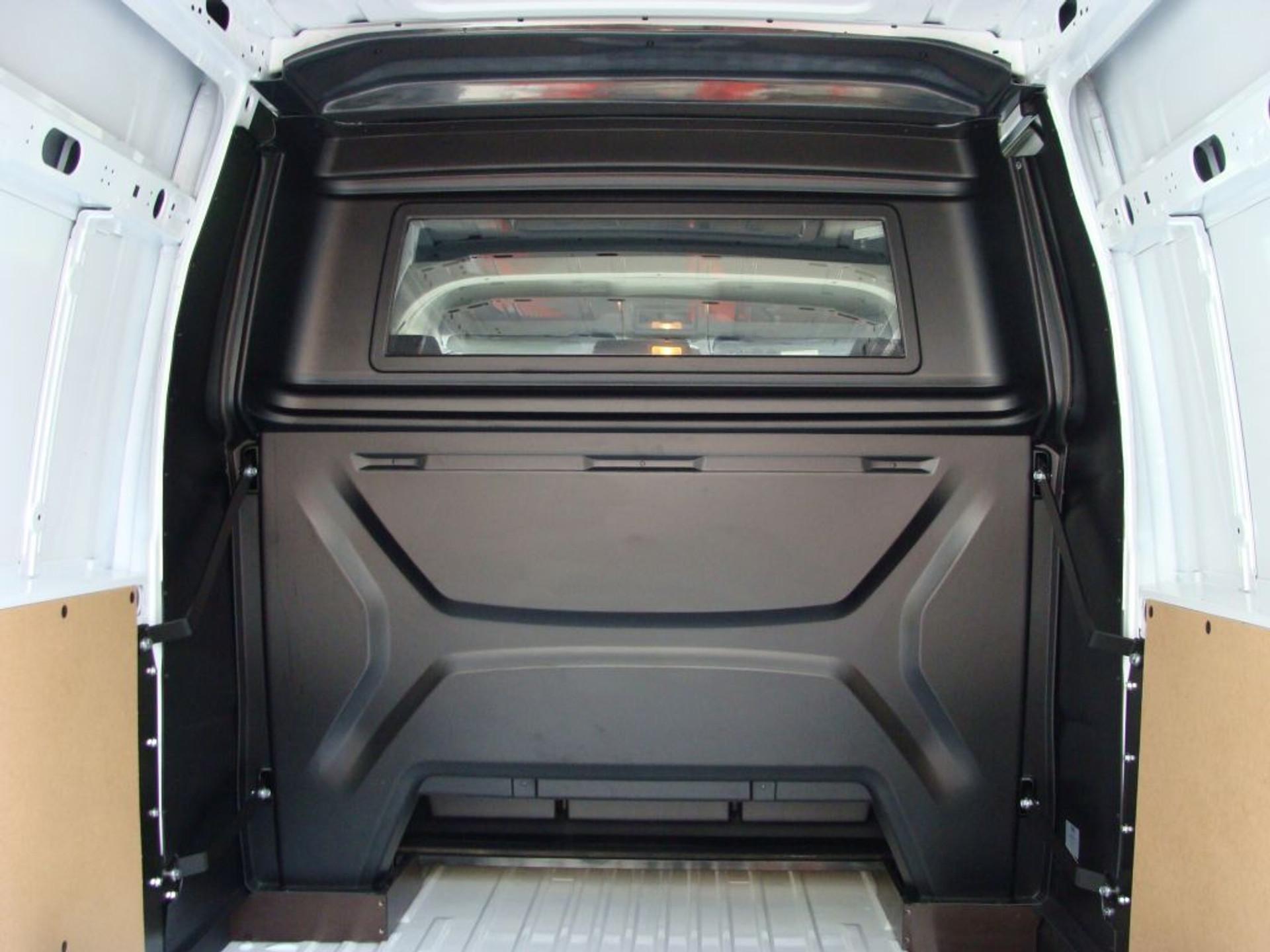 Foto 20 van Renault Master 145.35 EURO 6 L3H2 DL LUXE DUBBELE CABINE 6 PERSOONS - VSL-47-N - RED EDITION