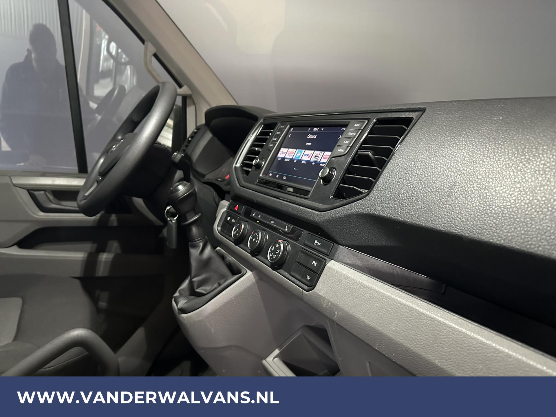 Foto 15 van Volkswagen 2.0 TDI 140pk L4H3 L3H2 Euro6 Airco | Navigatie | Apple Carplay | Parkeersensoren