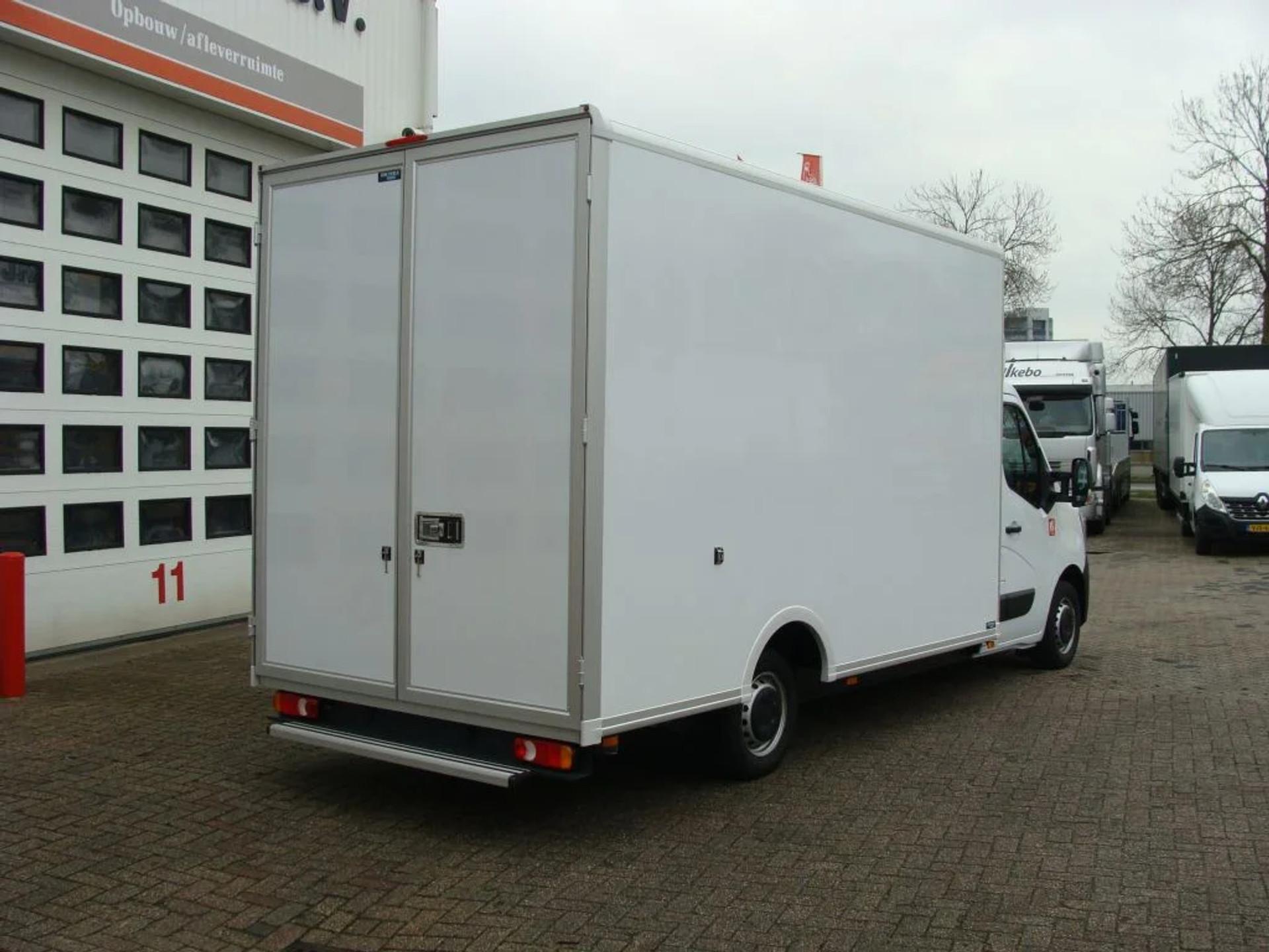Foto 4 van Renault Master 150.35 FWD EL EURO 6 - GESLOTEN VOLUME LAADBAK 23 M3