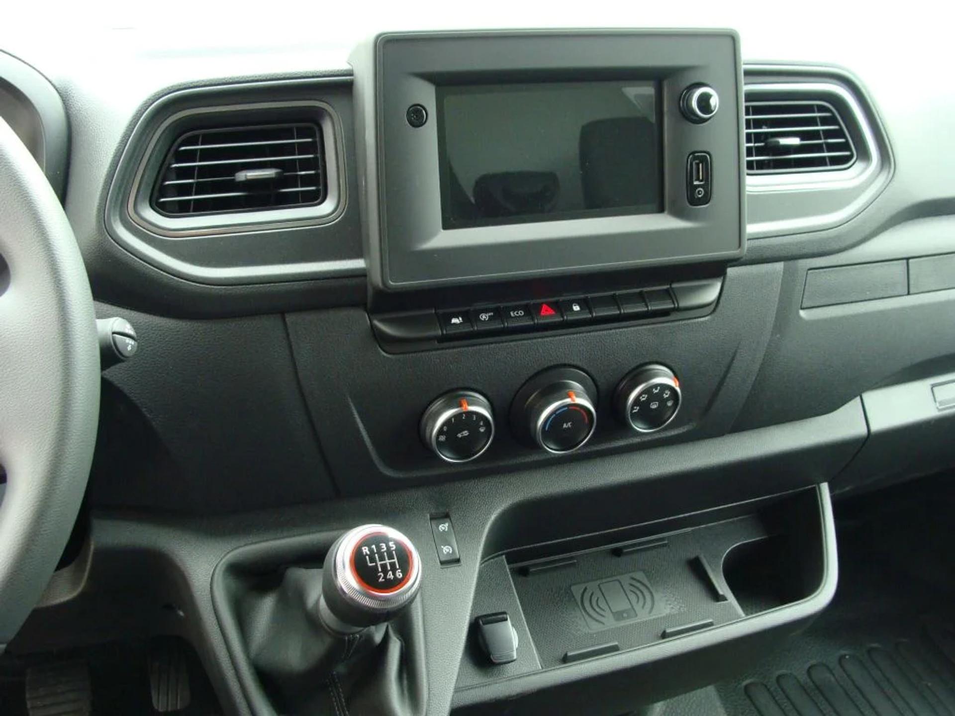 Foto 8 van Renault Master 150.35 FWD EL EURO 6 - GESLOTEN VOLUME LAADBAK 23 M3