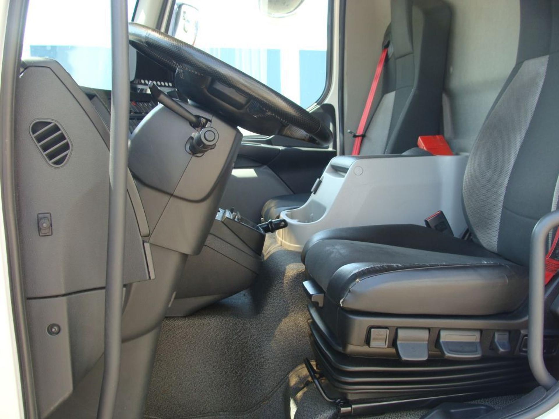 Foto 15 van Renault D SERIE 220.12 EURO 6 - 05-BJR-1