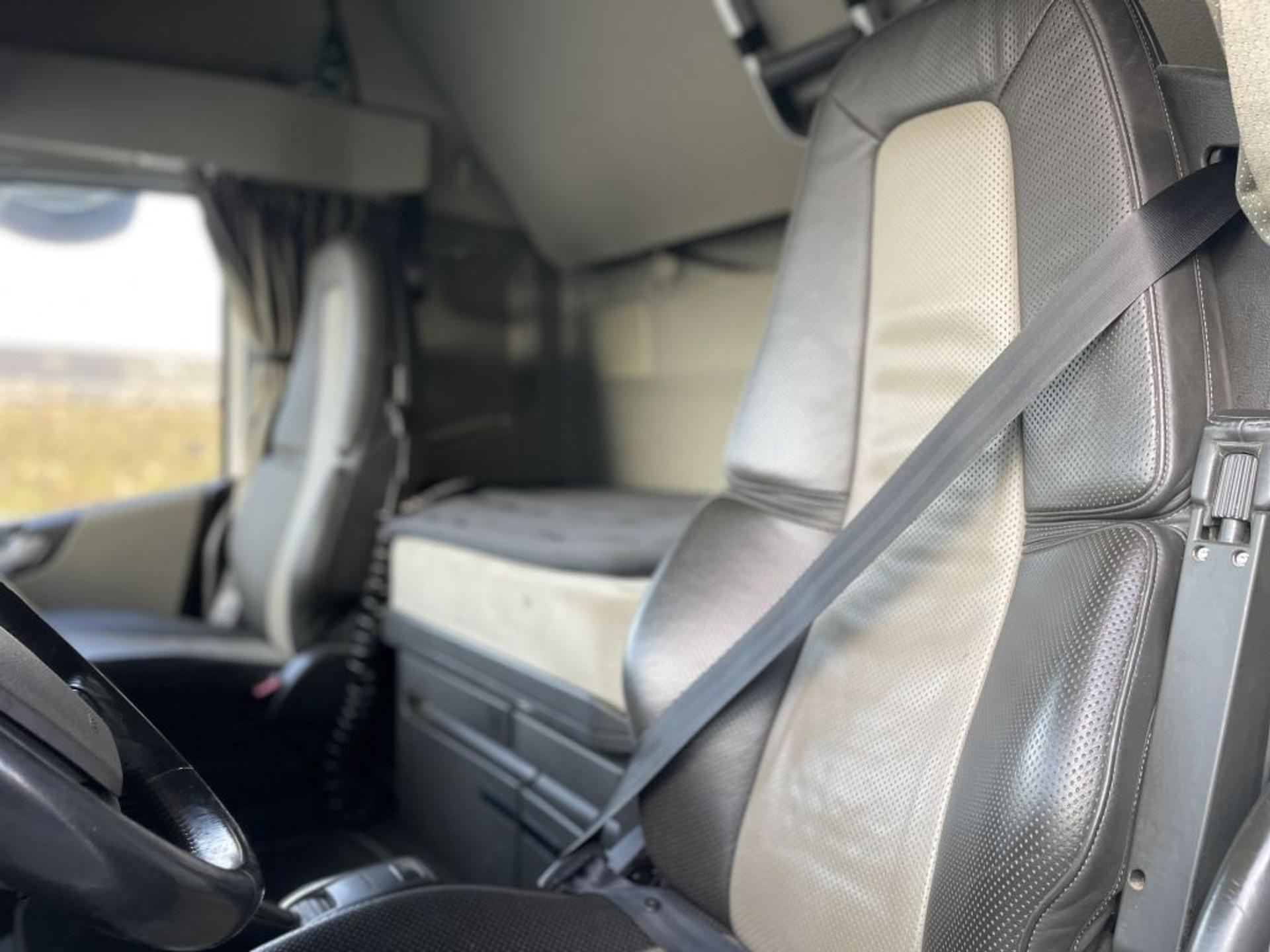 Foto 13 van Volvo FH 13.500 XL, BOOGIE, LEATHER SEATS, VIN 2017, 589.000KM