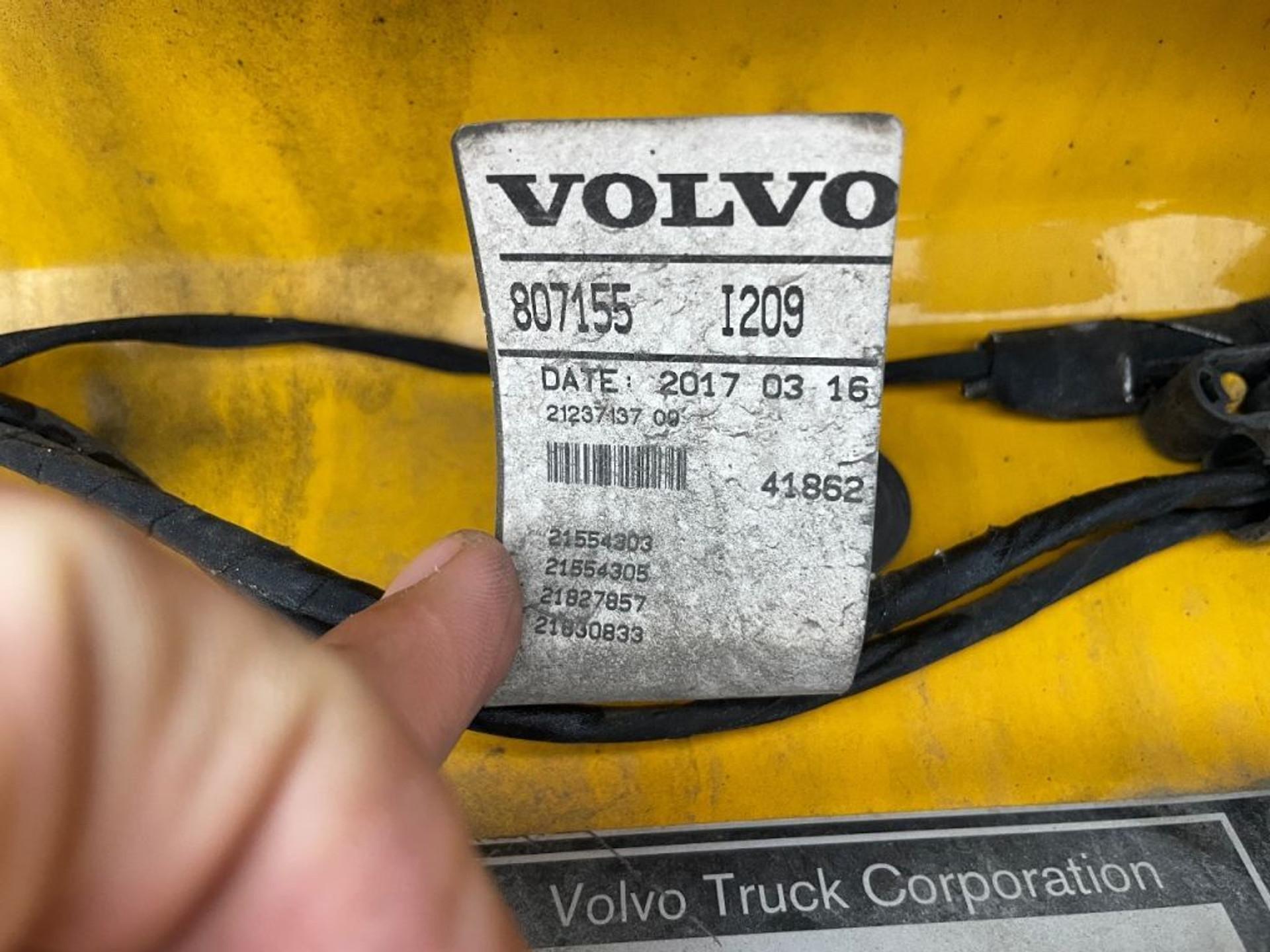 Foto 10 van Volvo FH 13.460 GLOBETROTTER, DOUBLE BOOGIE, LEATHER, 618.000KM