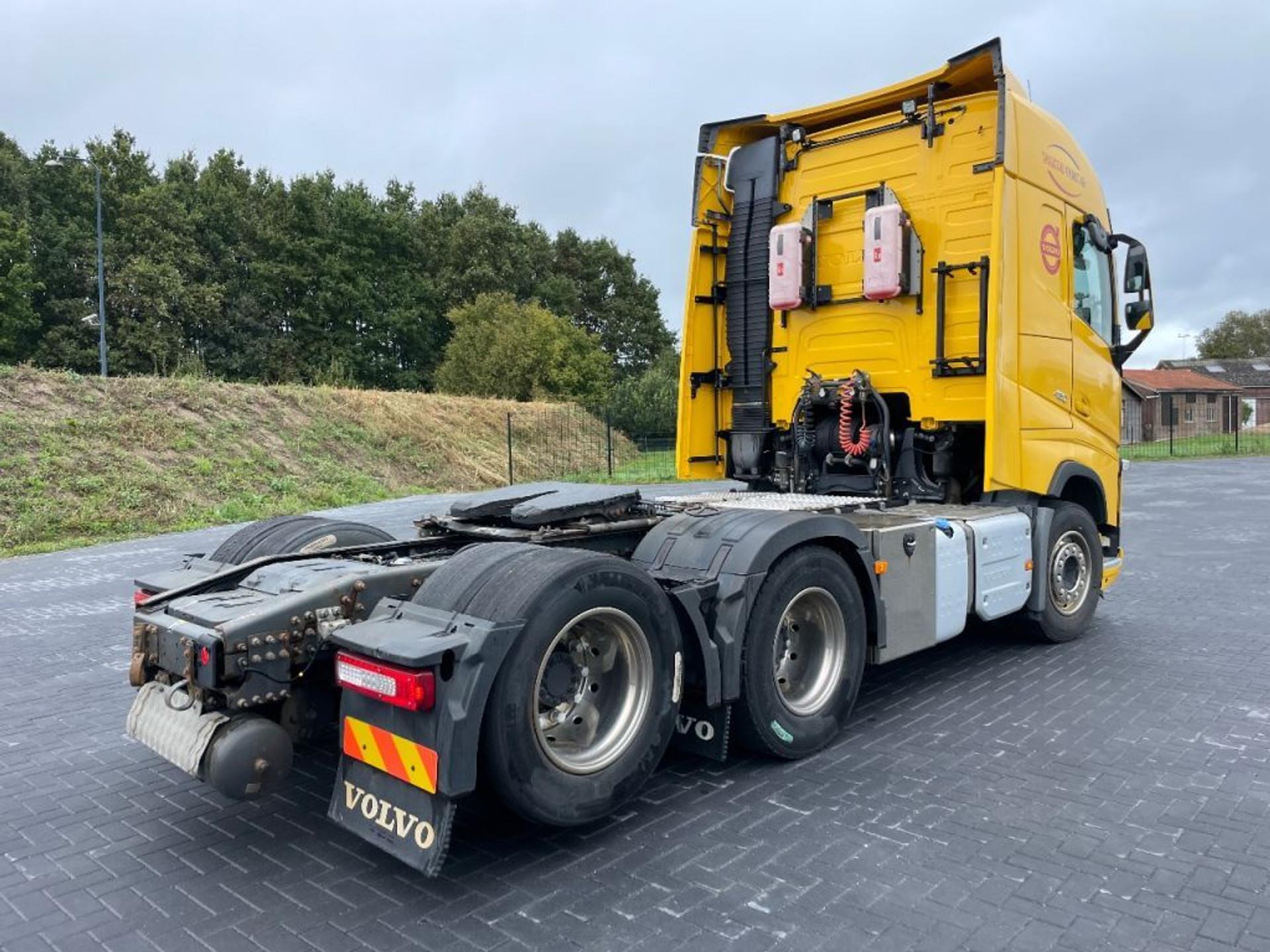 Foto 4 van Volvo FH 13.460 GLOBETROTTER, DOUBLE BOOGIE, LEATHER, 618.000KM
