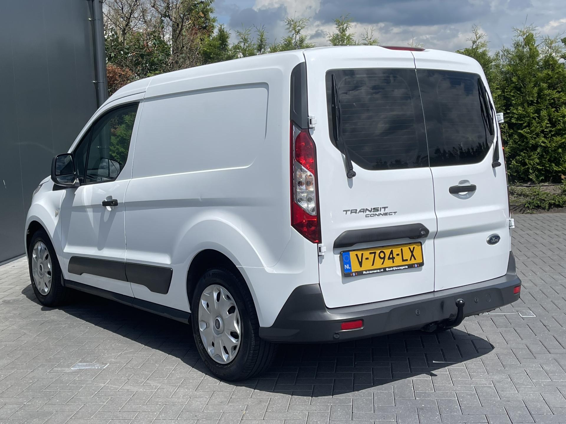 Foto 4 van Ford 1.5 TDCI / L1H1 / AIRCO / CRUISE / NAVI / CAMERA / TREKHAAK / 3-ZITS