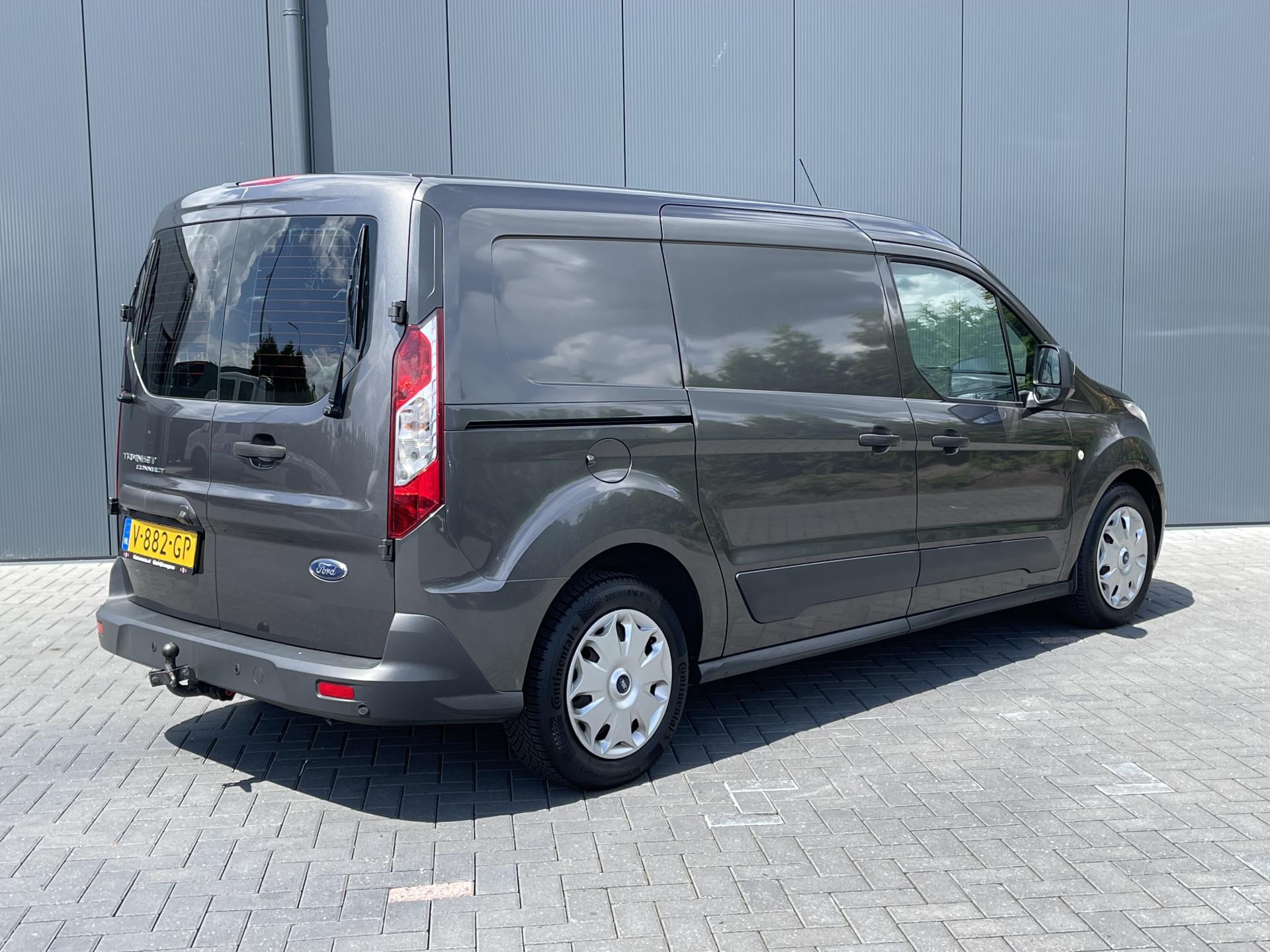 Foto 2 van Ford 1.5 TDCI 100 PK / L2H1 / AIRCO / CRUISE / NAVI / CAMERA / 3-ZITS / TREKHAAK