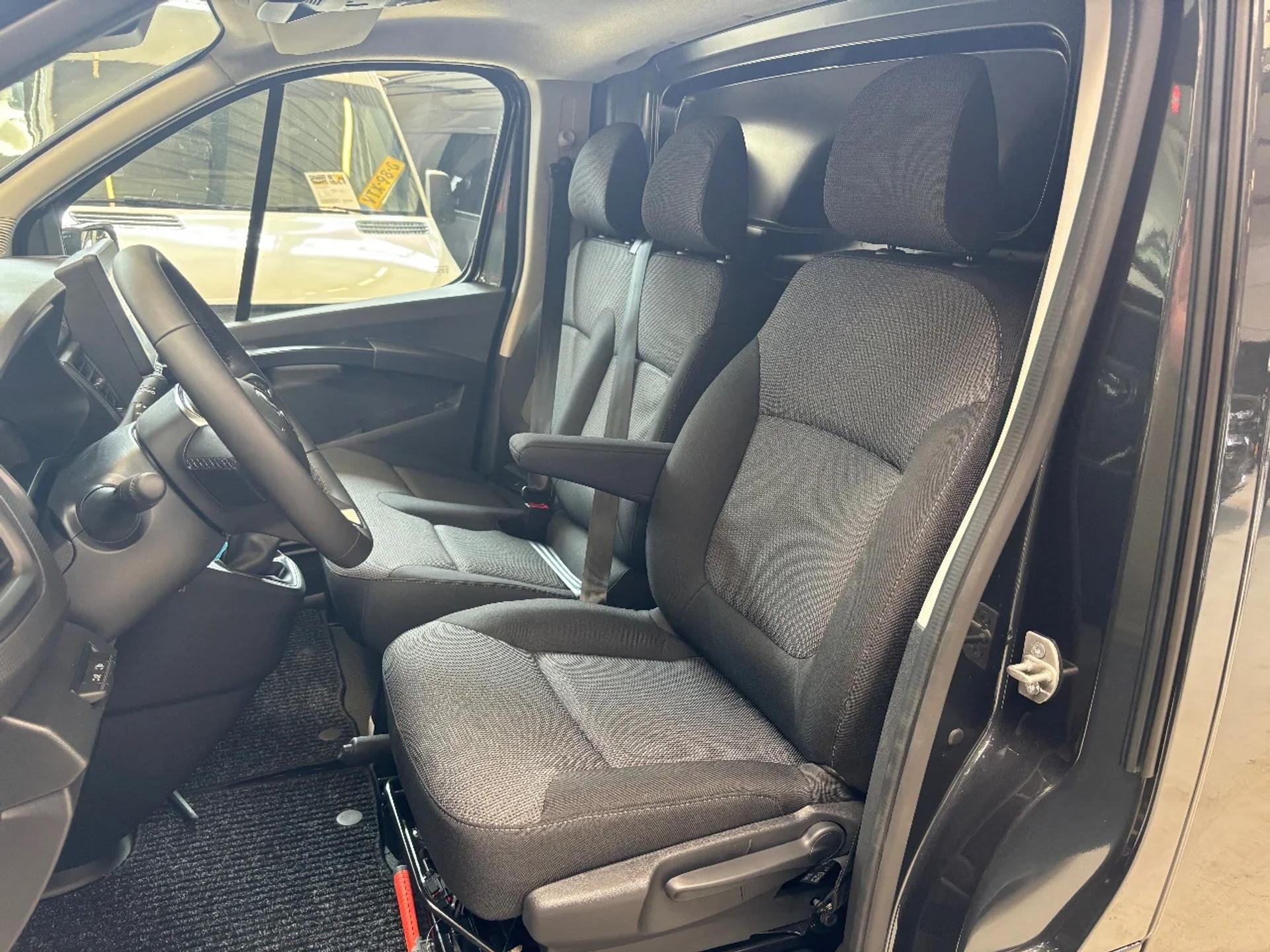 Foto 10 van Renault 2.0DCI L2H1 Airco Navi Cruisecontrol Nieuw 130PK