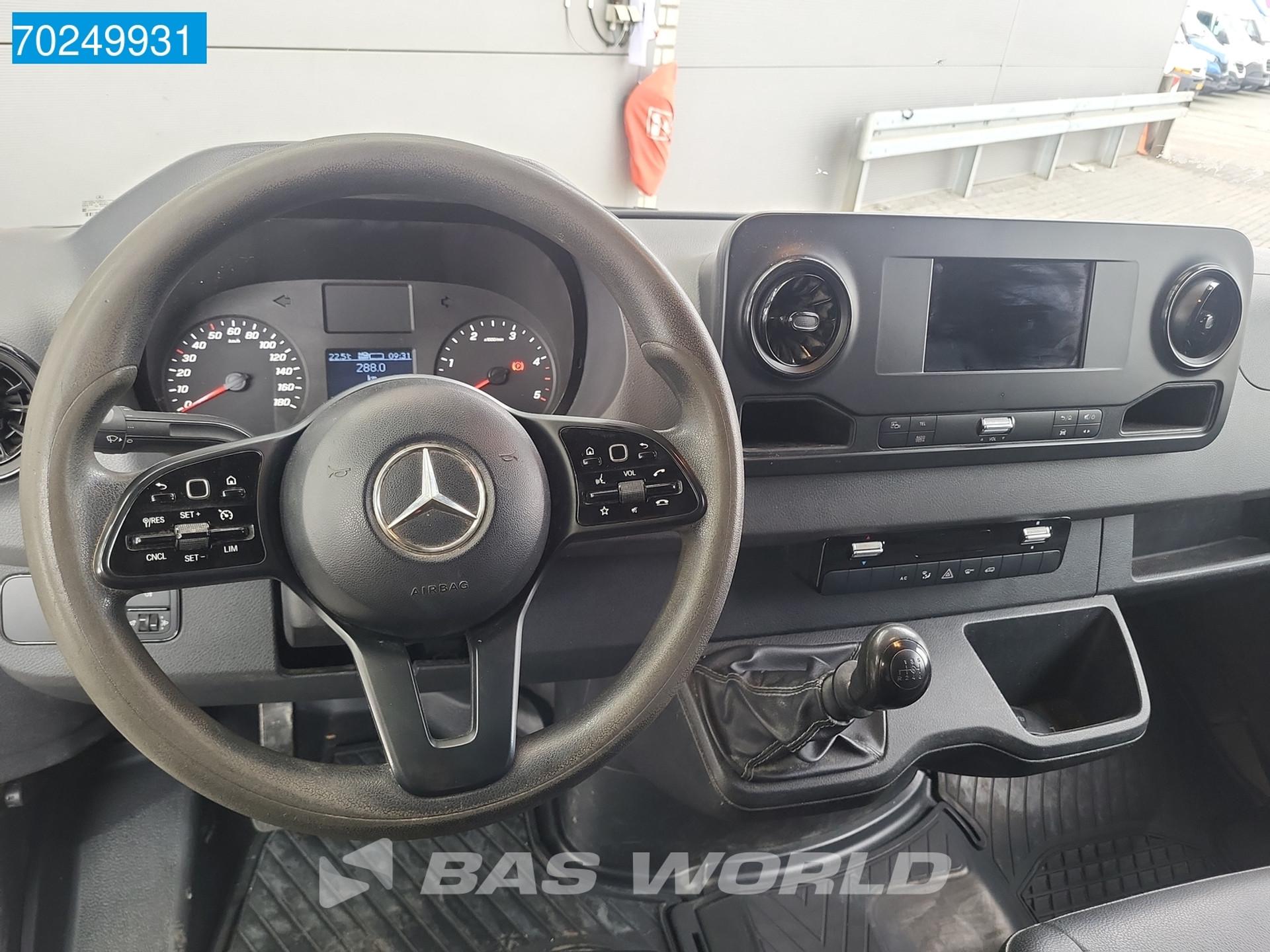Foto 9 van Mercedes-Benz 319 CDI 3.0L V6 190PK L2H2 Airco Cruise Camera 10m3 Airco Cruise control