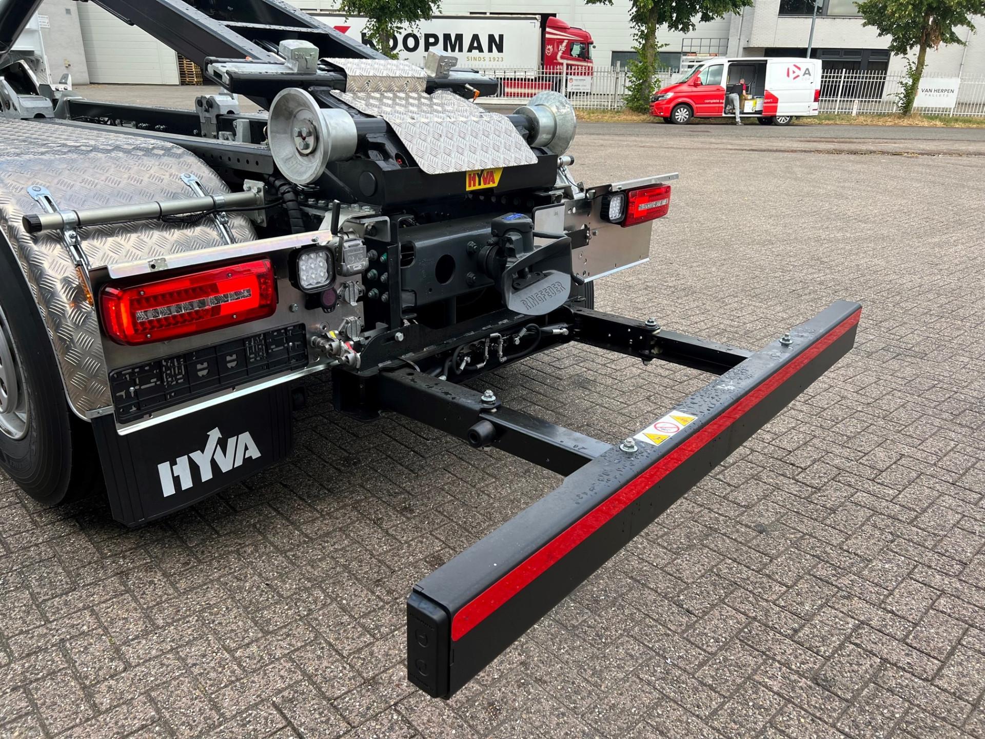 Foto 6 van DAF XF 480 FAN HYVA T22-60-S HAAKARM