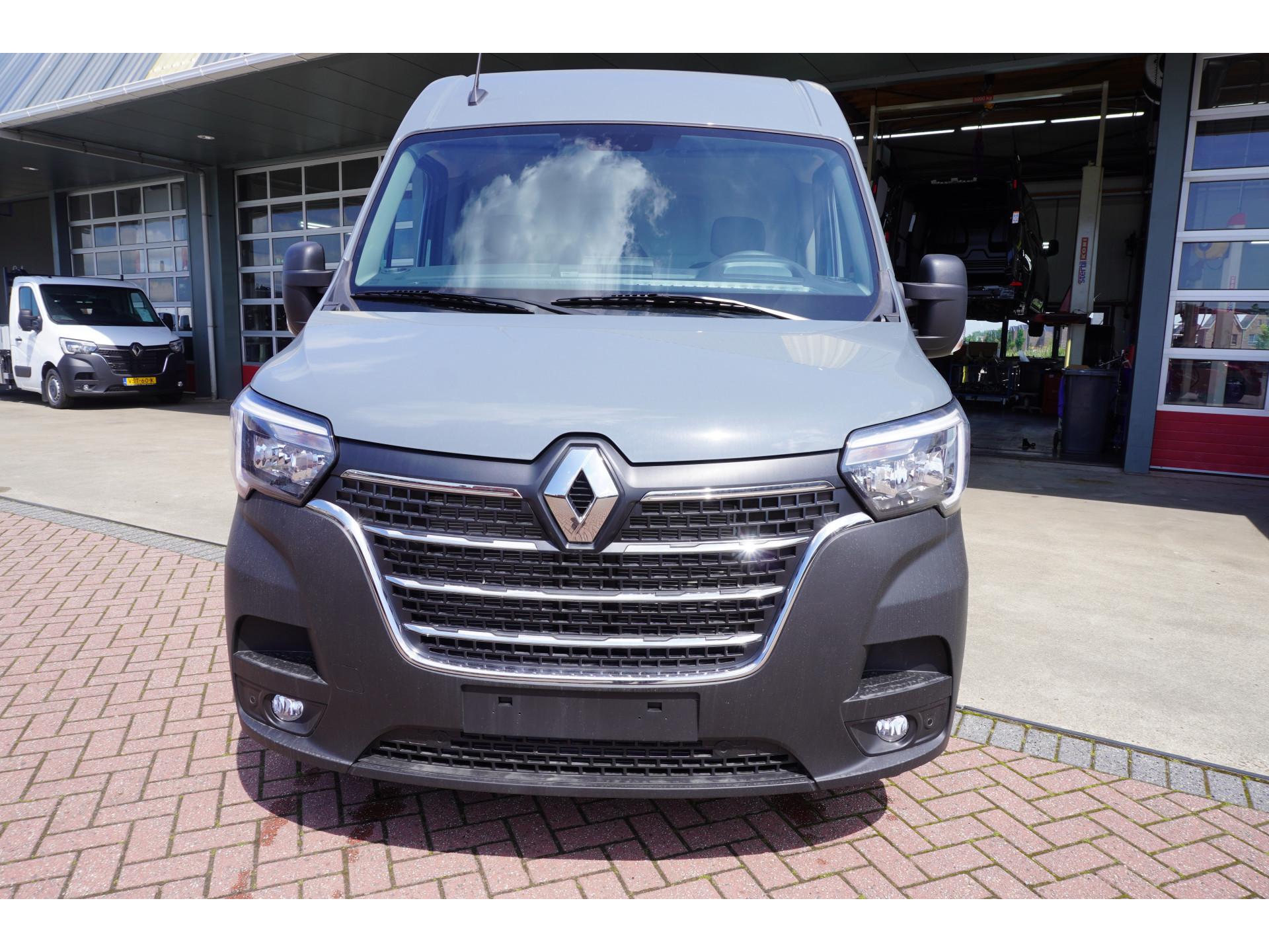 Foto 10 van Renault T35 2.3 dCi 180PK L3H2 Energy Comfort