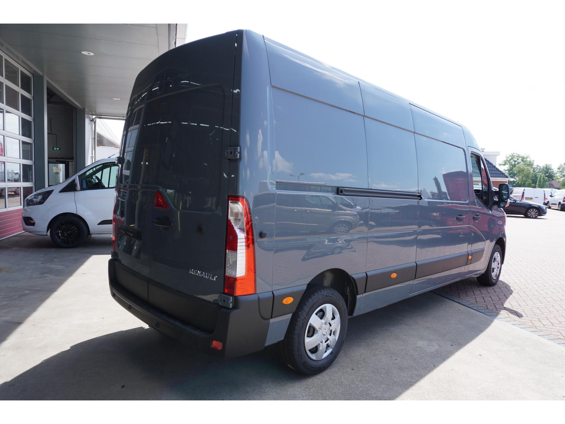 Foto 4 van Renault T35 2.3 dCi 180PK L3H2 Energy Comfort