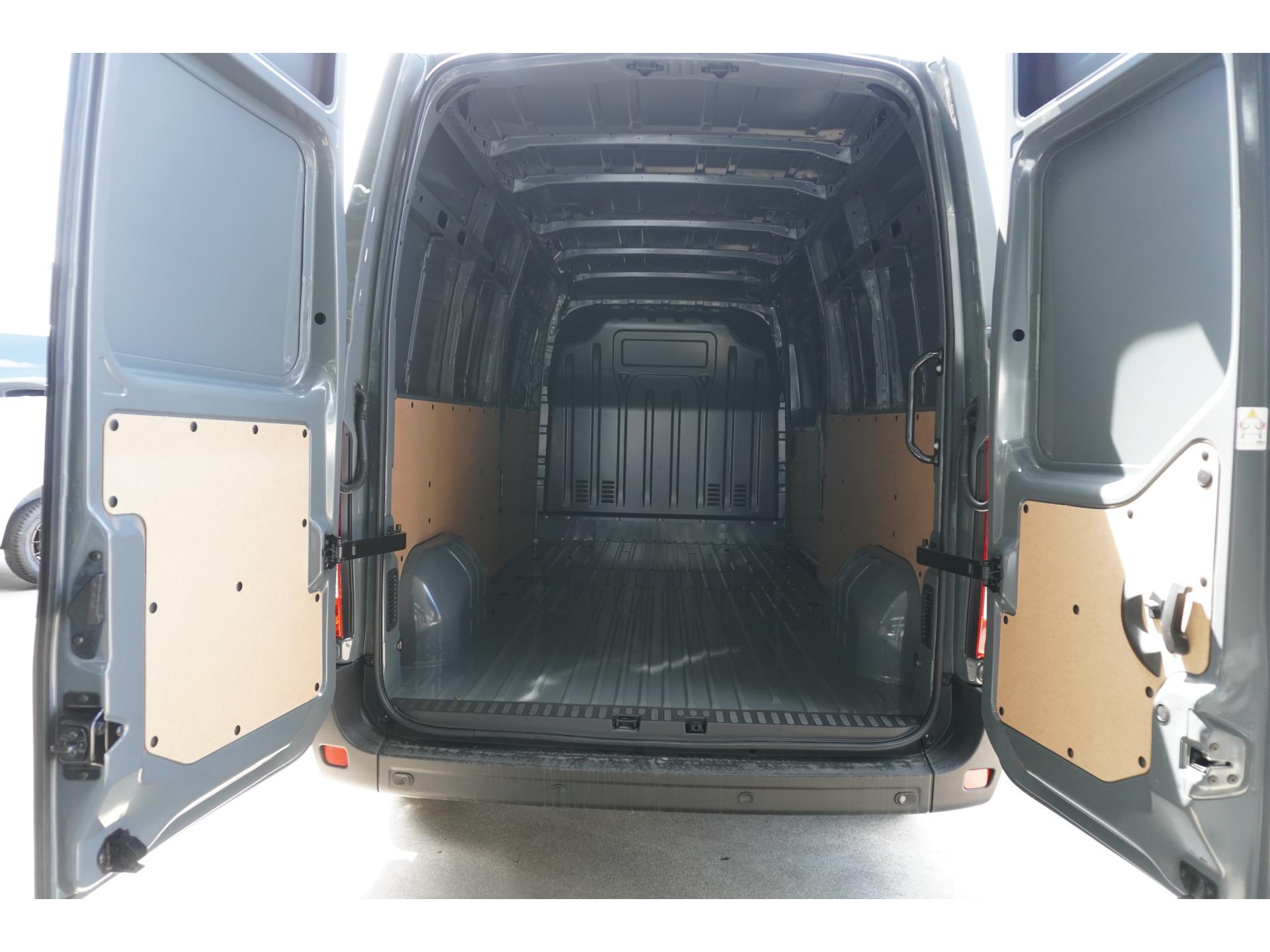 Foto 11 van Renault T35 2.3 dCi 180PK L3H2 Energy Comfort