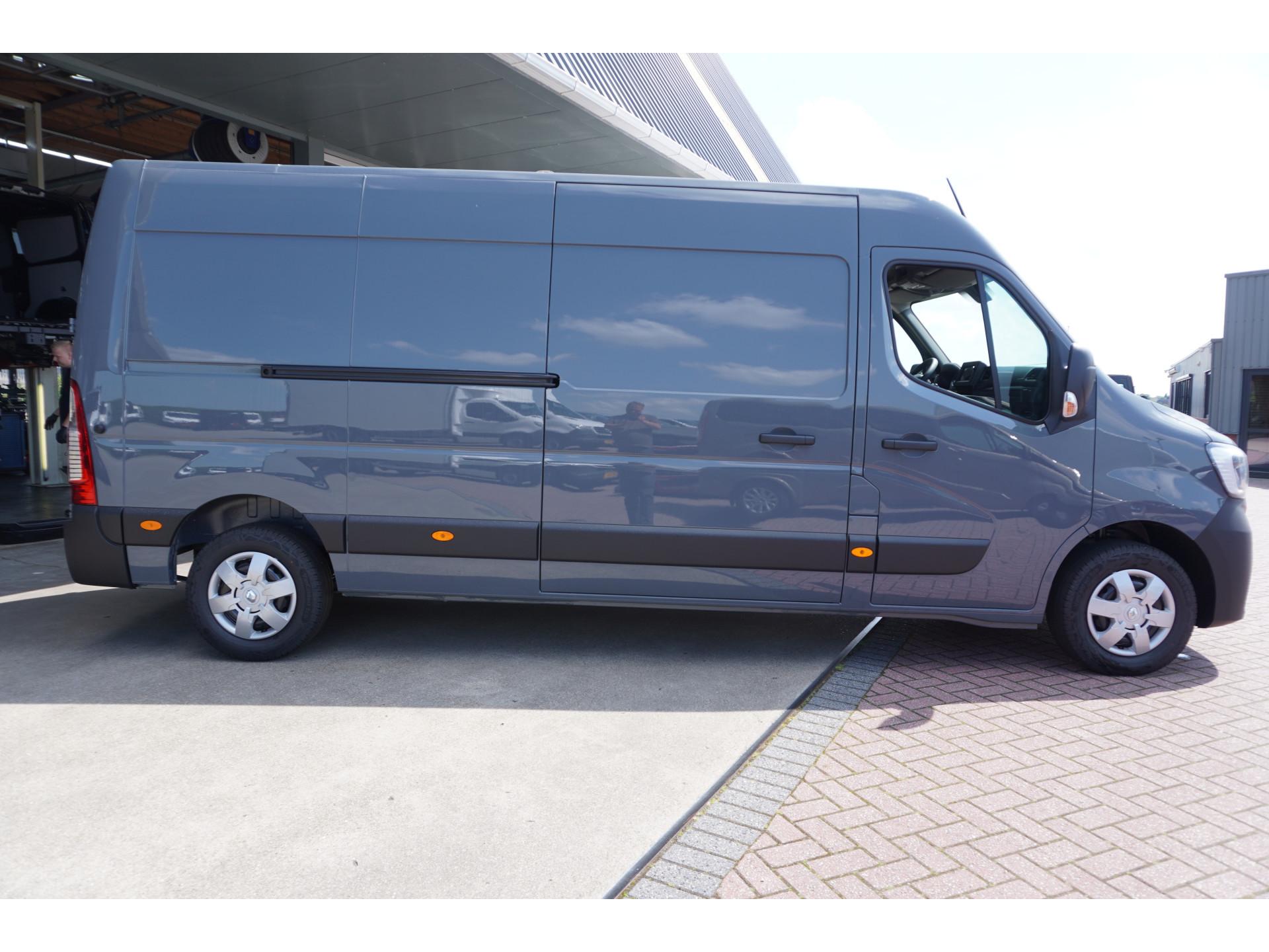 Foto 3 van Renault T35 2.3 dCi 180PK L3H2 Energy Comfort