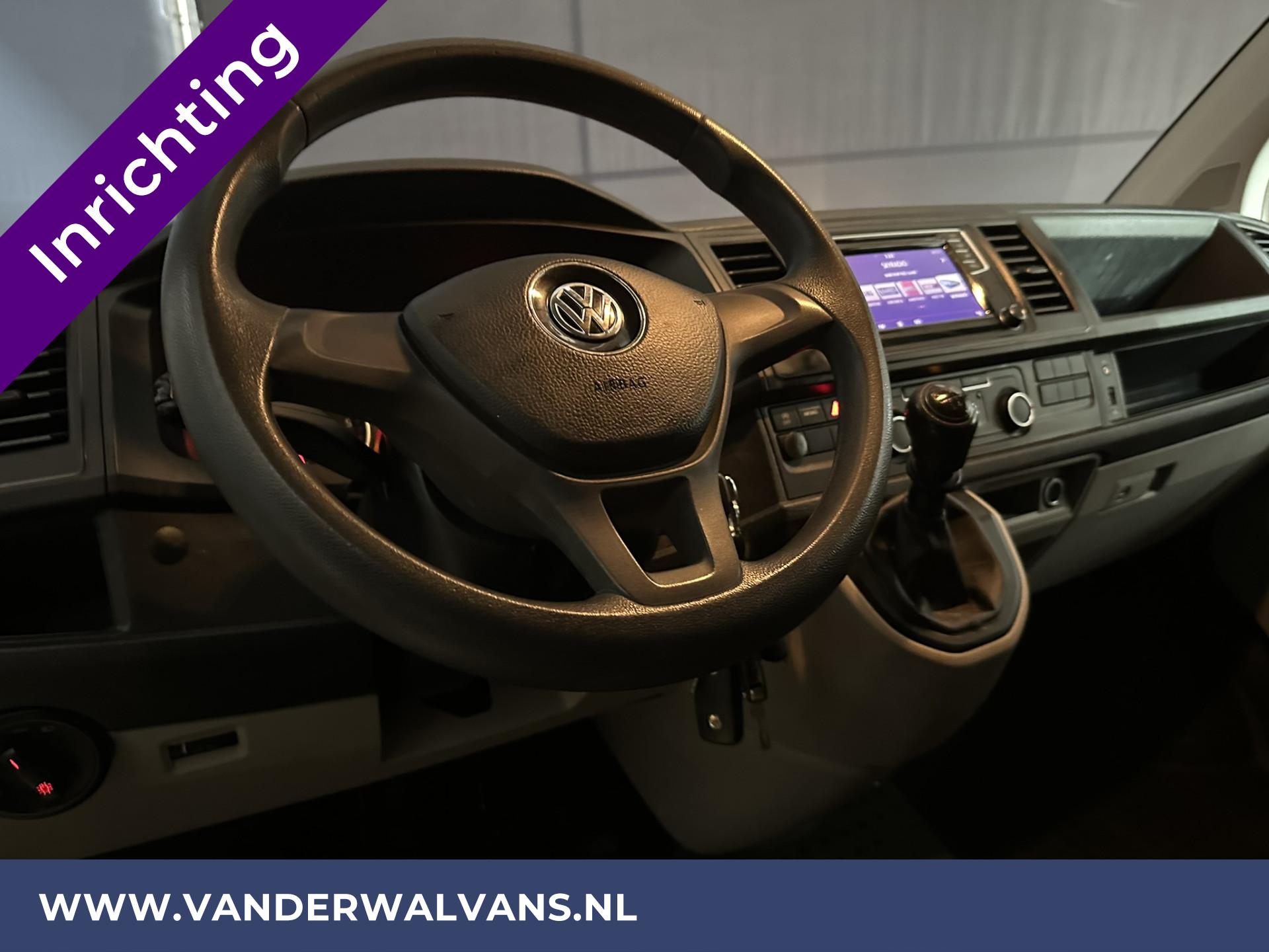 Foto 15 van Volkswagen 2.0 TDI 102pk L1H1 Inrichting Euro6 Airco | Imperiaal | Trekhaak | Apple Carplay