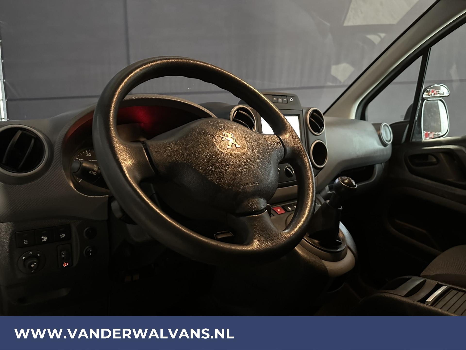 Foto 13 van Peugeot 1.6 BlueHDi 100pk L2H1 Euro6 Airco | Camera | Navigatie | Trekhaak | Cruisecontrol