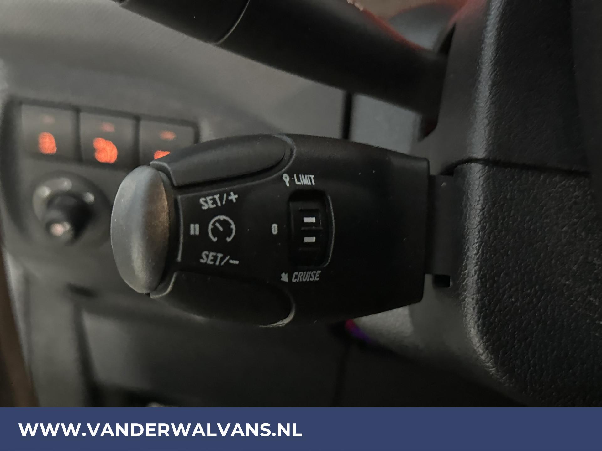Foto 6 van Peugeot 1.6 BlueHDi 100pk L2H1 Euro6 Airco | Camera | Navigatie | Trekhaak | Cruisecontrol