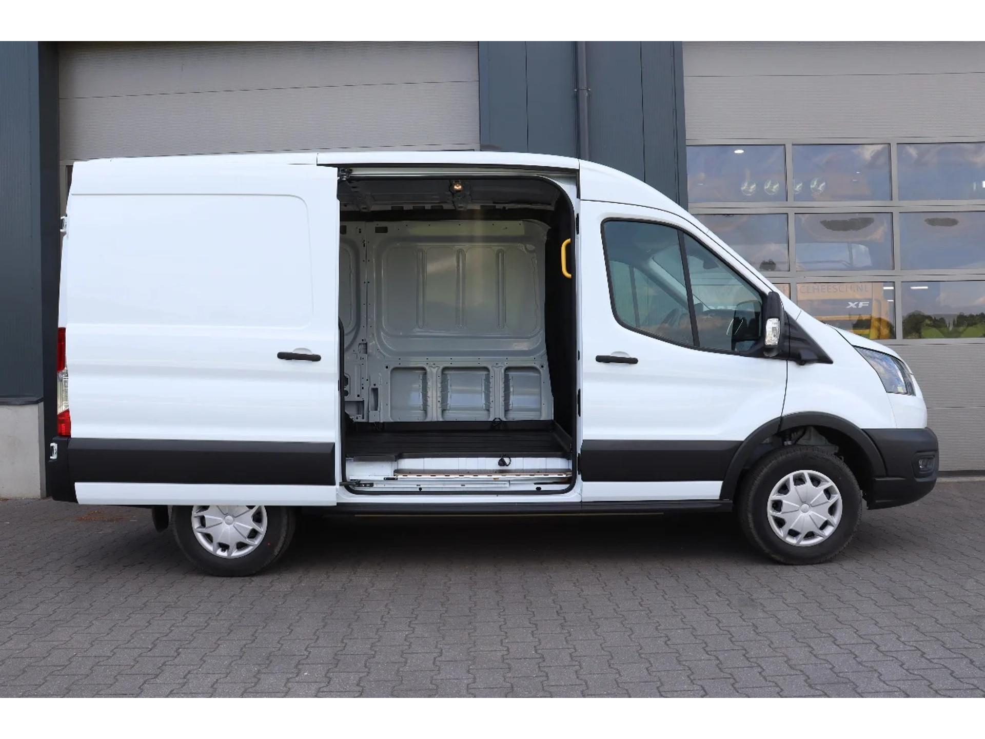 Foto 13 van Ford 68KWH L2H2 l 100% ELEKTRISCH l NAVI l 360 CAMERA l ACC l CLIMATE CONTROL