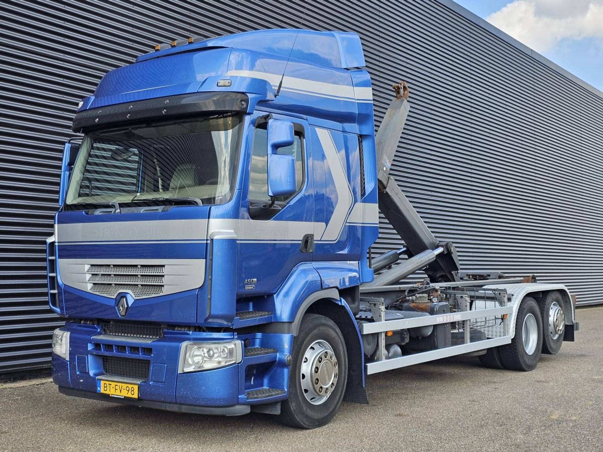 Foto 1 van Renault PREMIUM 450.26 / 6x2 / HOOKLIFT