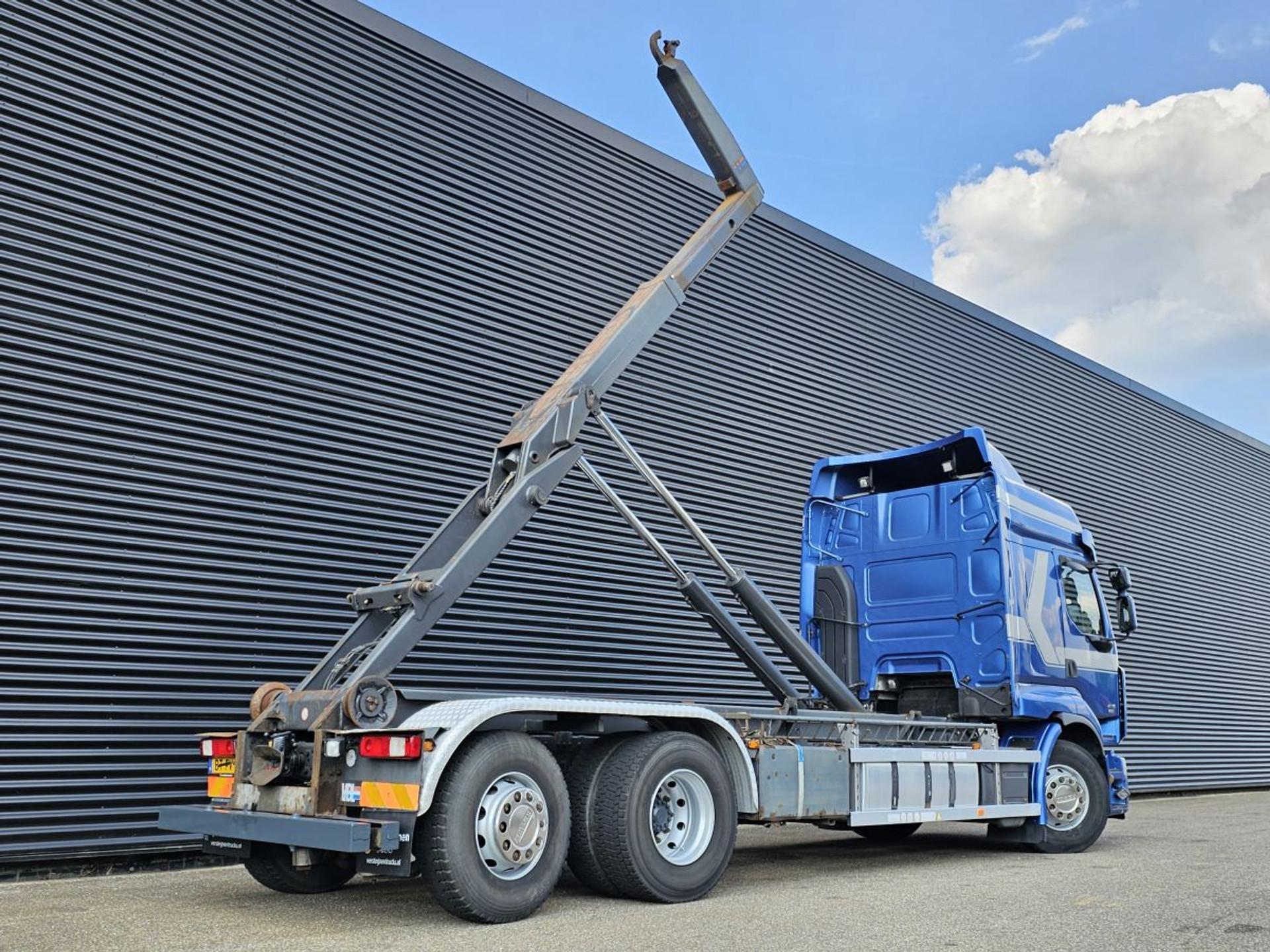 Foto 4 van Renault PREMIUM 450.26 / 6x2 / HOOKLIFT