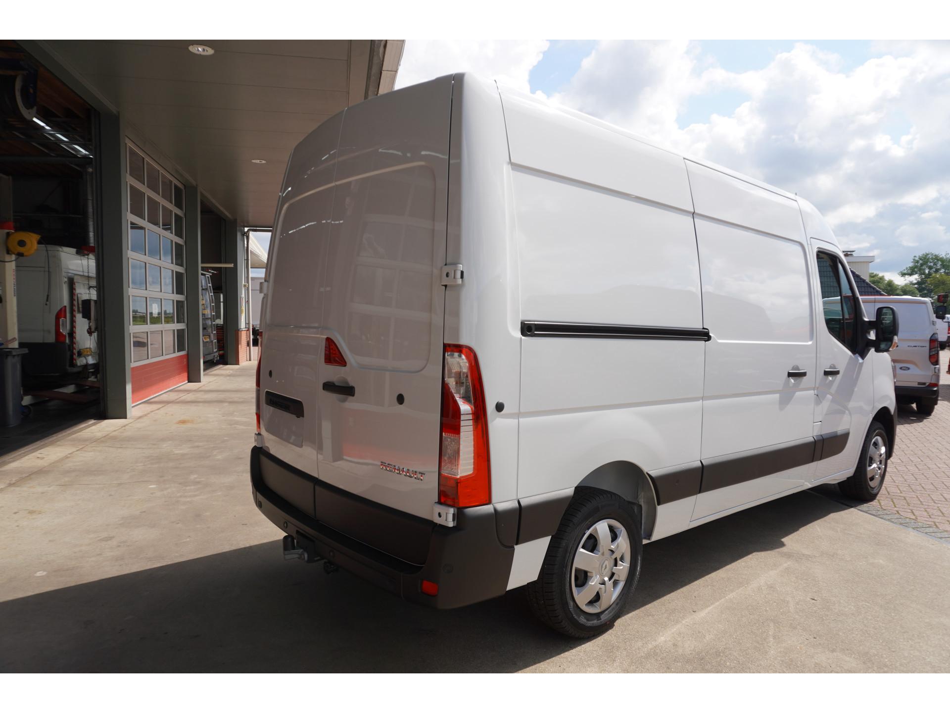 Foto 4 van Renault T35 2.3 dCi 180PK L2H2 Energy Work Edition