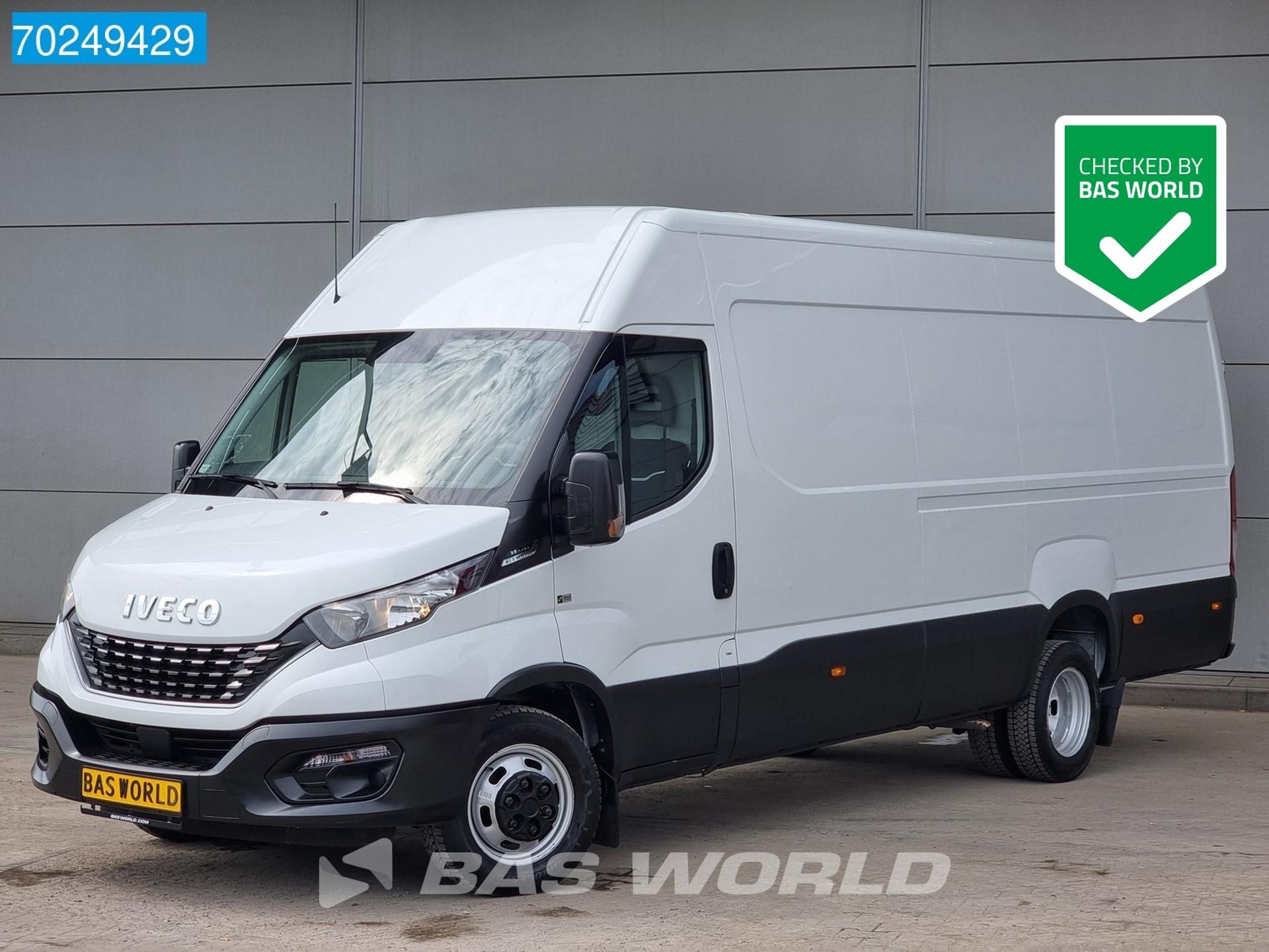 Foto 1 van Iveco 35C16 Automaat Dubbellucht L3H2 Airco 3500kg trekgewicht L4H2 16m3 Airco