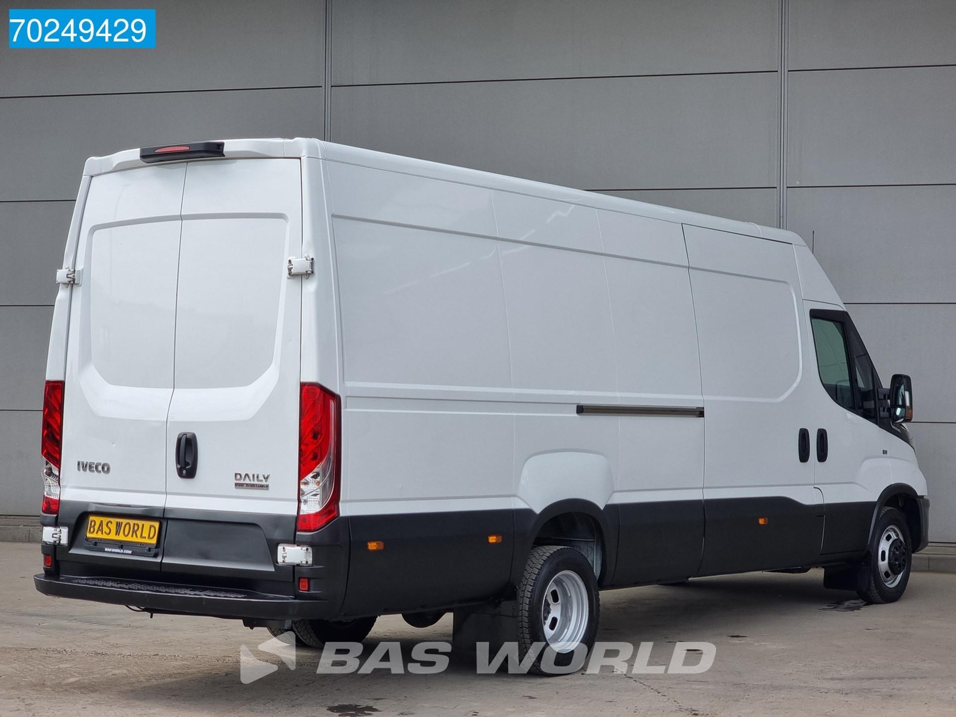 Foto 5 van Iveco 35C16 Automaat Dubbellucht L3H2 Airco 3500kg trekgewicht L4H2 16m3 Airco