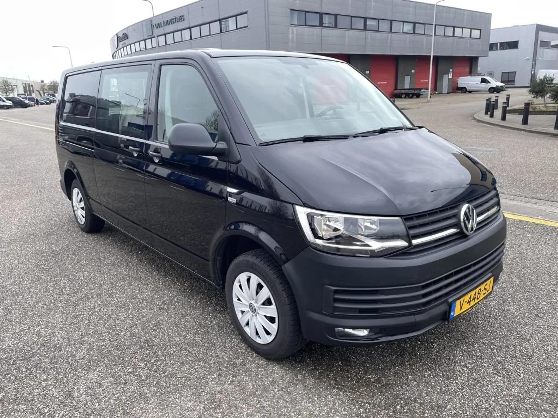 Foto 2 van Volkswagen 2.0TDI L2H1 Airco Navi Cruisecontrol Dubbele Schuifdeur Trekhaak