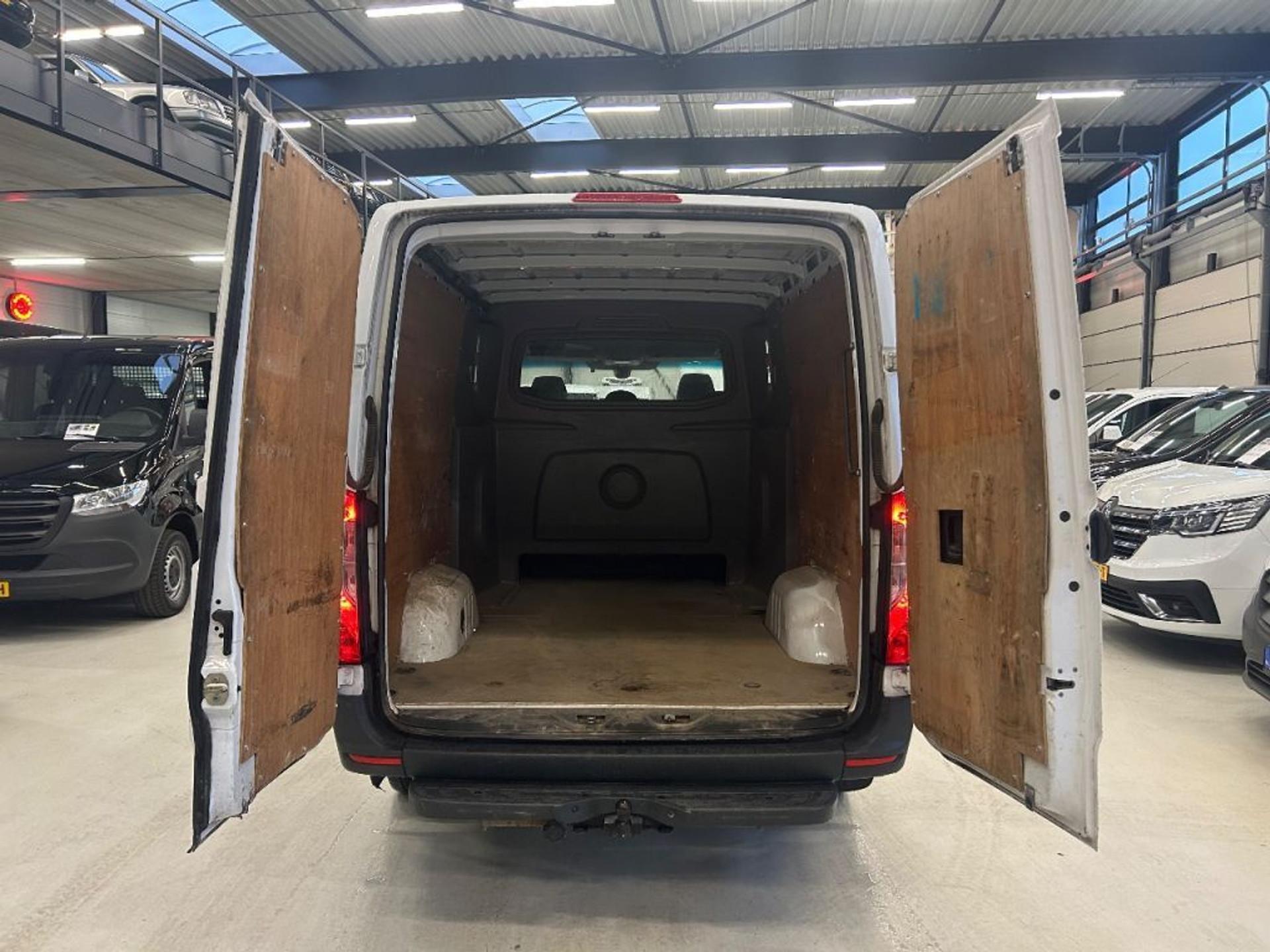 Foto 17 van Mercedes-Benz Sprinter 316CDI L2H1 Dubbelcabine Automaat Airco Navi Trekhaak