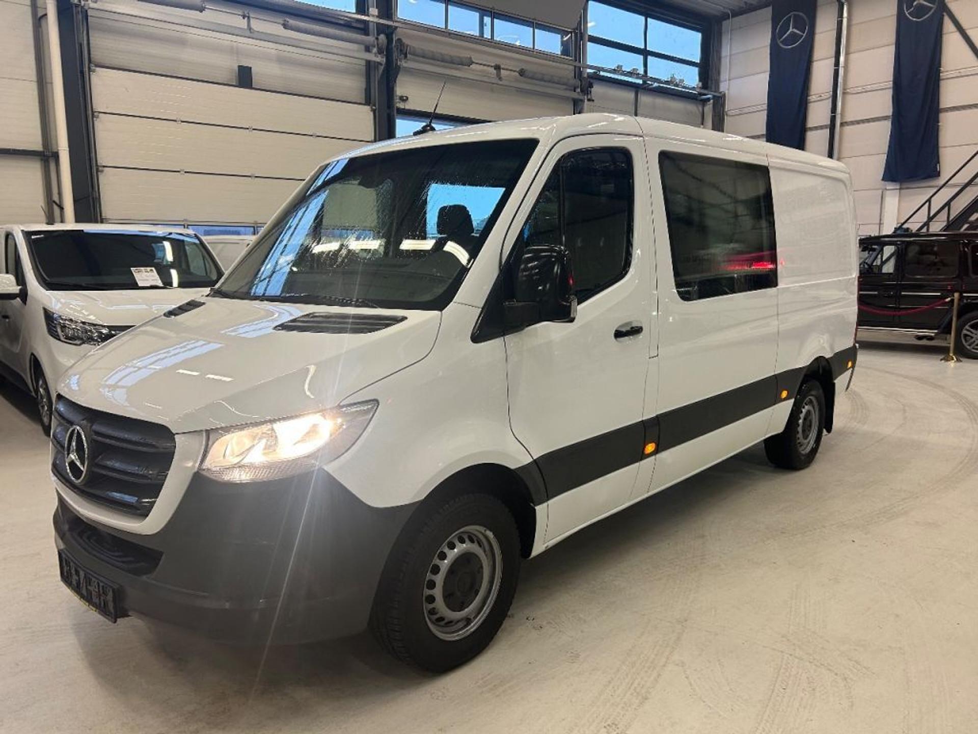 Foto 2 van Mercedes-Benz Sprinter 316CDI L2H1 Dubbelcabine Automaat Airco Navi Trekhaak