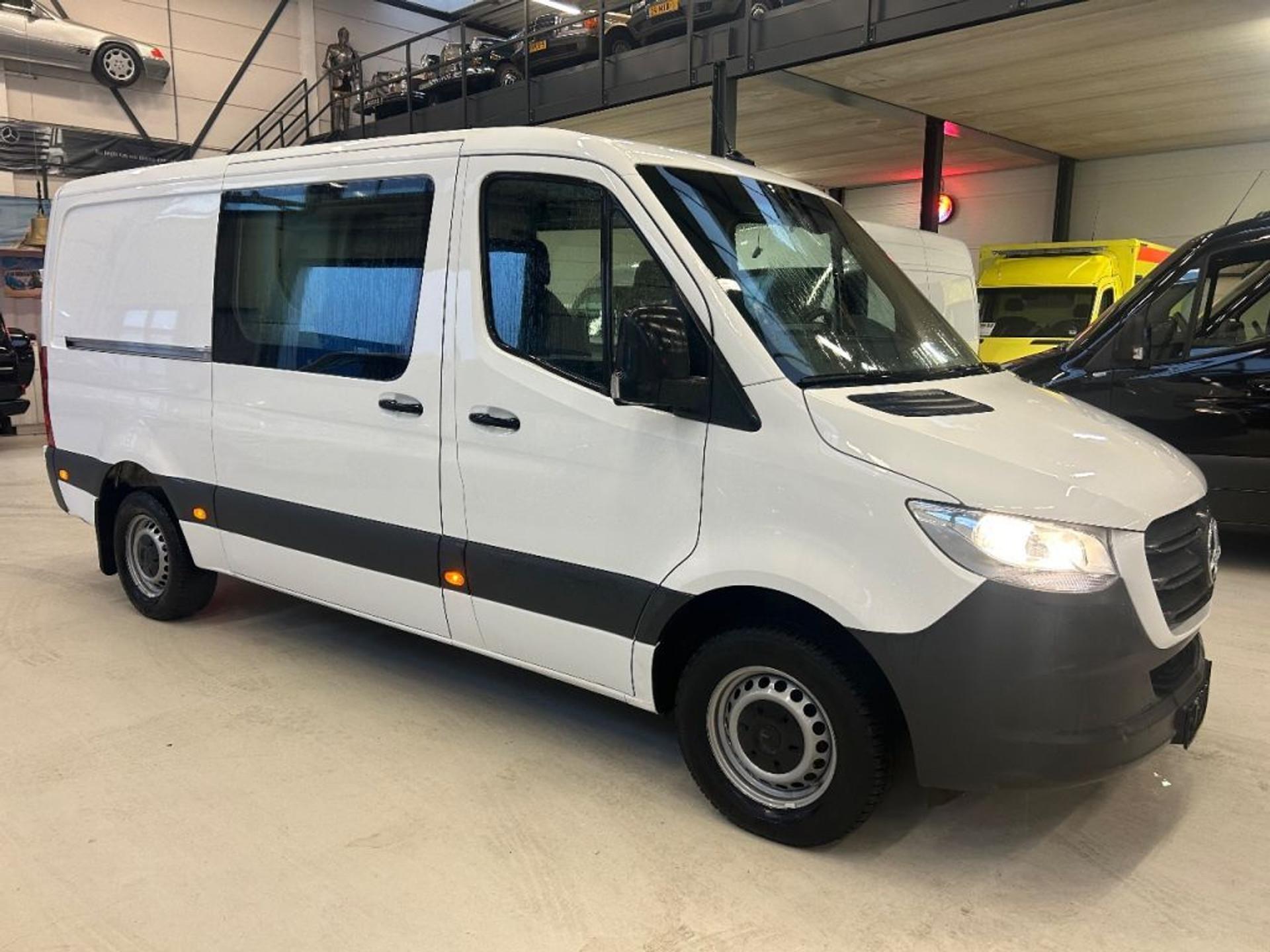 Foto 4 van Mercedes-Benz Sprinter 316CDI L2H1 Dubbelcabine Automaat Airco Navi Trekhaak