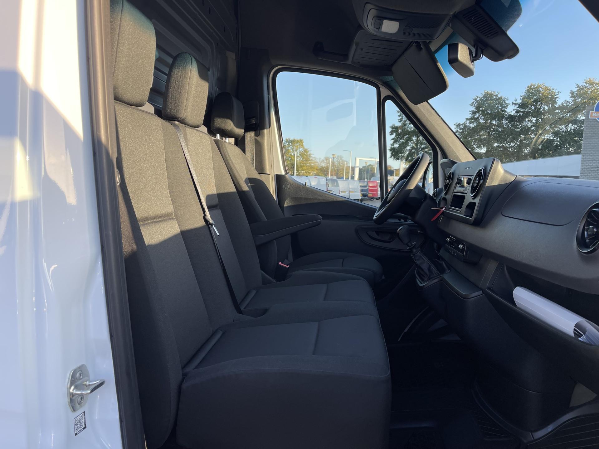 Foto 16 van Mercedes-Benz Sprinter 317 1.9 CDI 170pk L2H2 / vaste prijs rijklaar € 37.950 ex btw / lease vanaf € 816