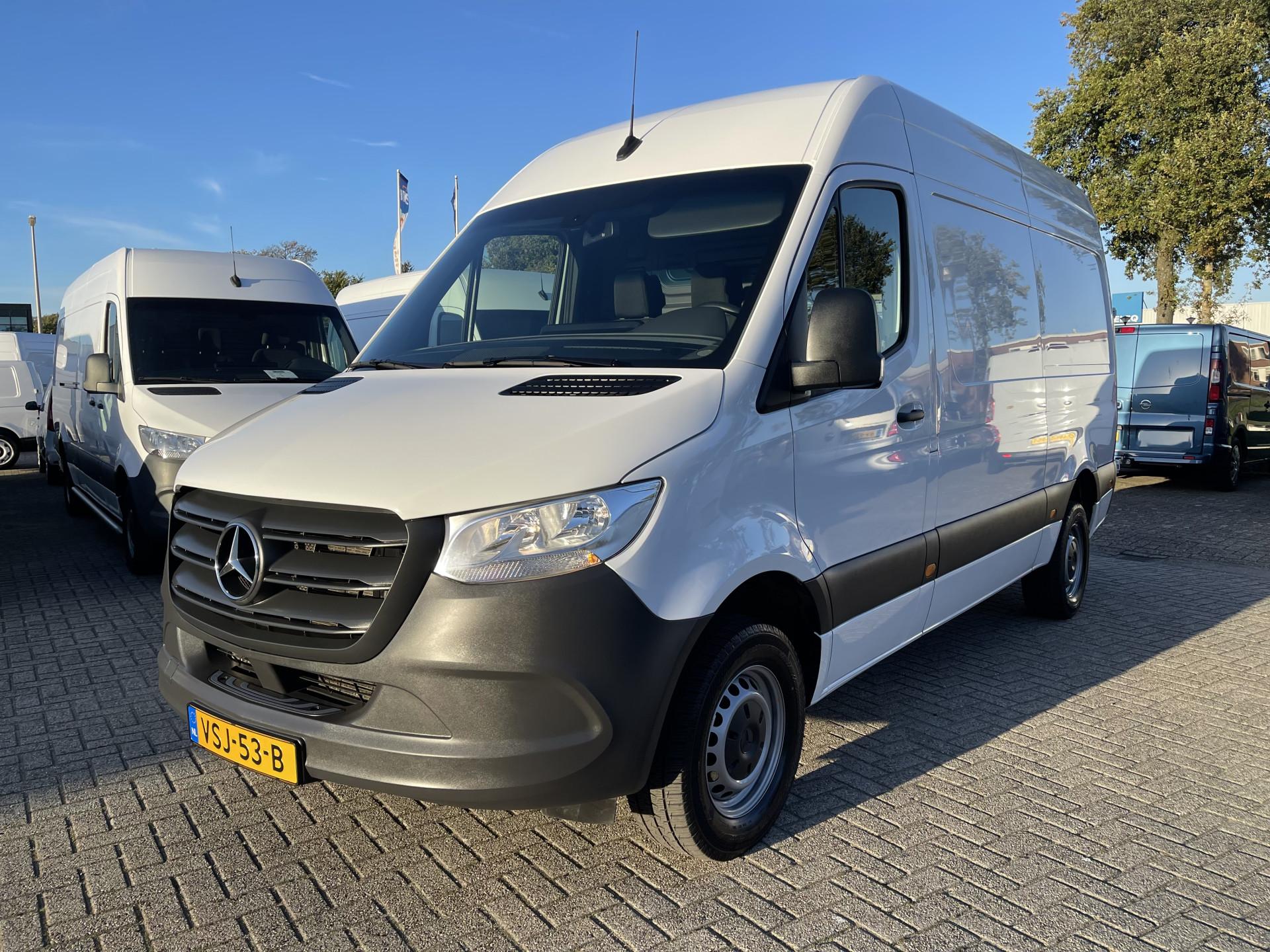 Foto 2 van Mercedes-Benz Sprinter 317 1.9 CDI 170pk L2H2 / vaste prijs rijklaar € 37.950 ex btw / lease vanaf € 816