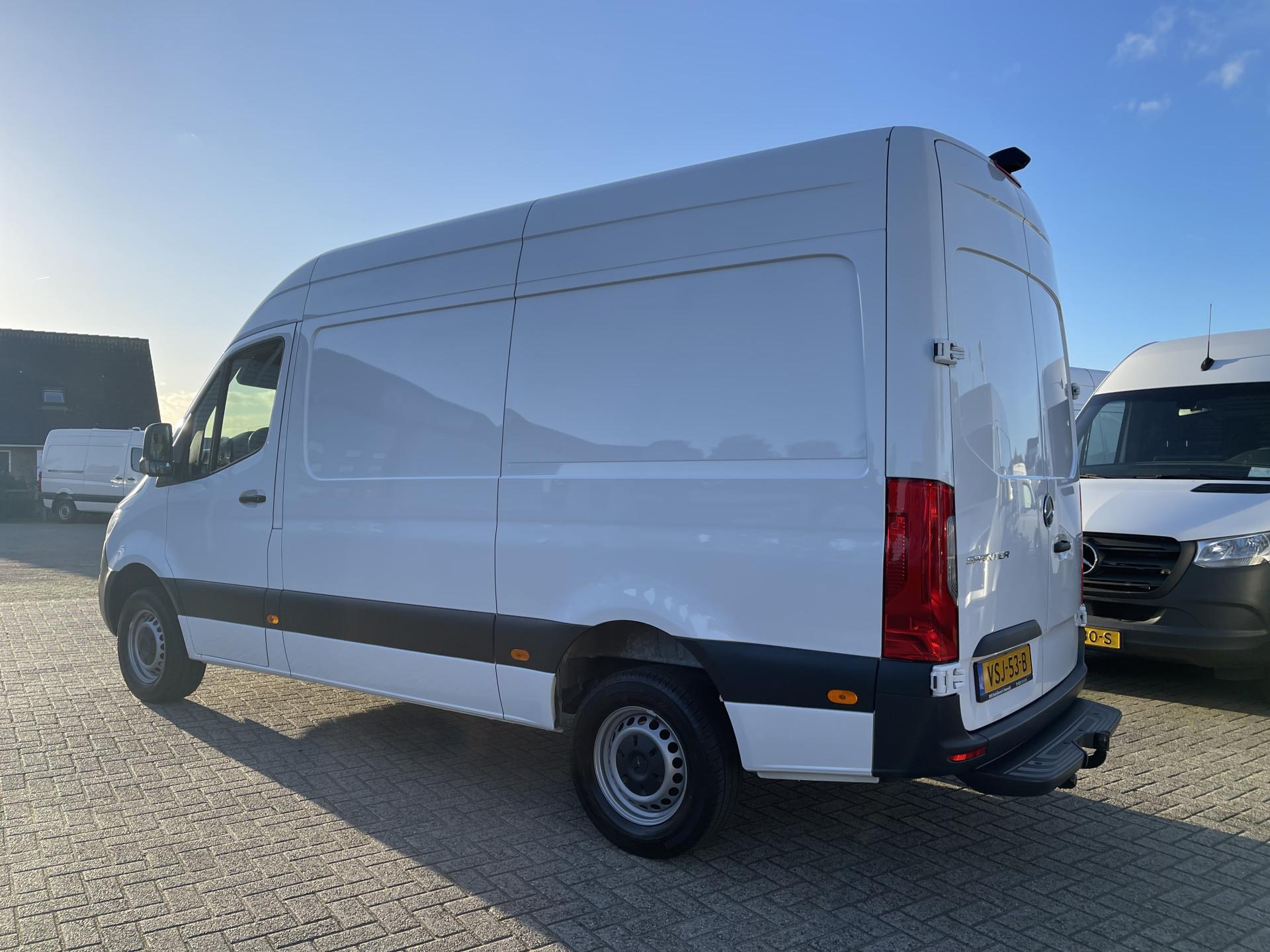 Foto 5 van Mercedes-Benz Sprinter 317 1.9 CDI 170pk L2H2 / vaste prijs rijklaar € 37.950 ex btw / lease vanaf € 816