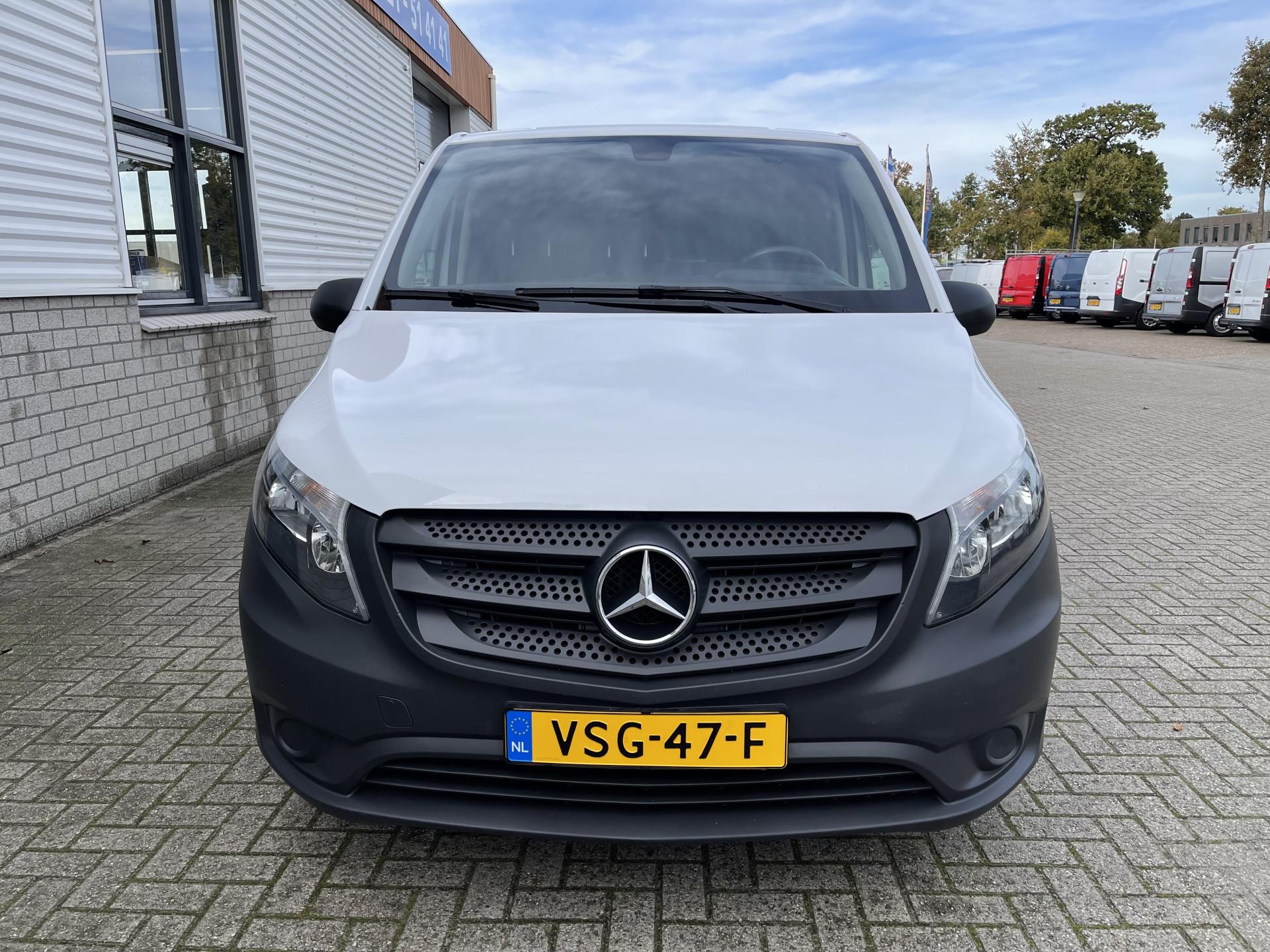 Foto 3 van Mercedes-Benz Vito 114 CDI Lang L2H1 handgeschakeld / rijklaar € 25.450 ex btw