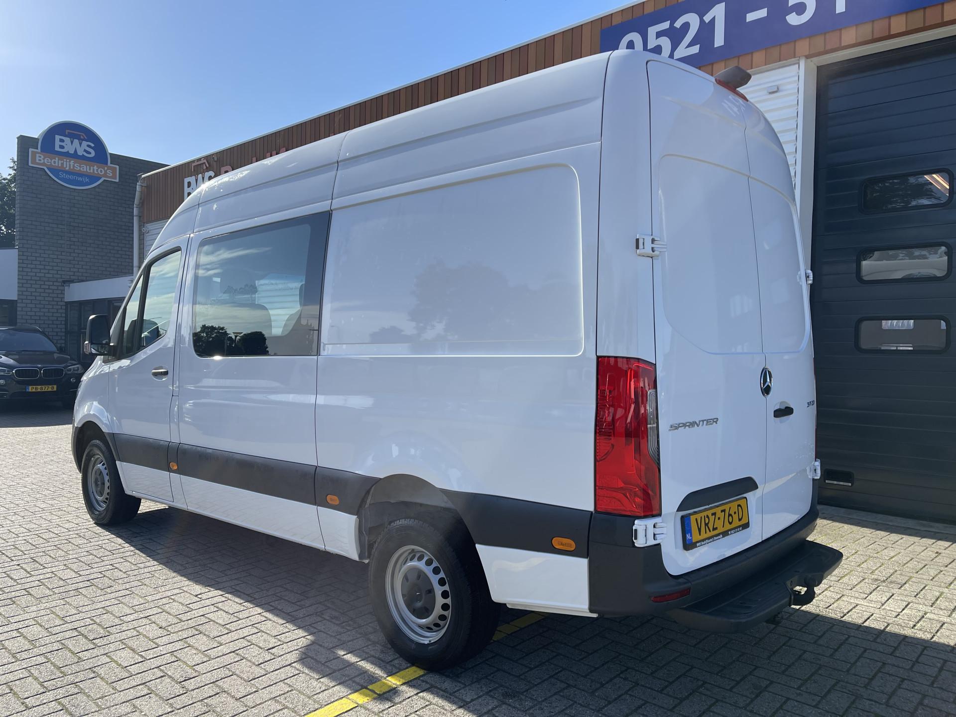 Foto 6 van Mercedes-Benz Sprinter 317 1.9 CDI 170pk L2H2 DC 7 persoons / rijklaar € 44.950 ex btw