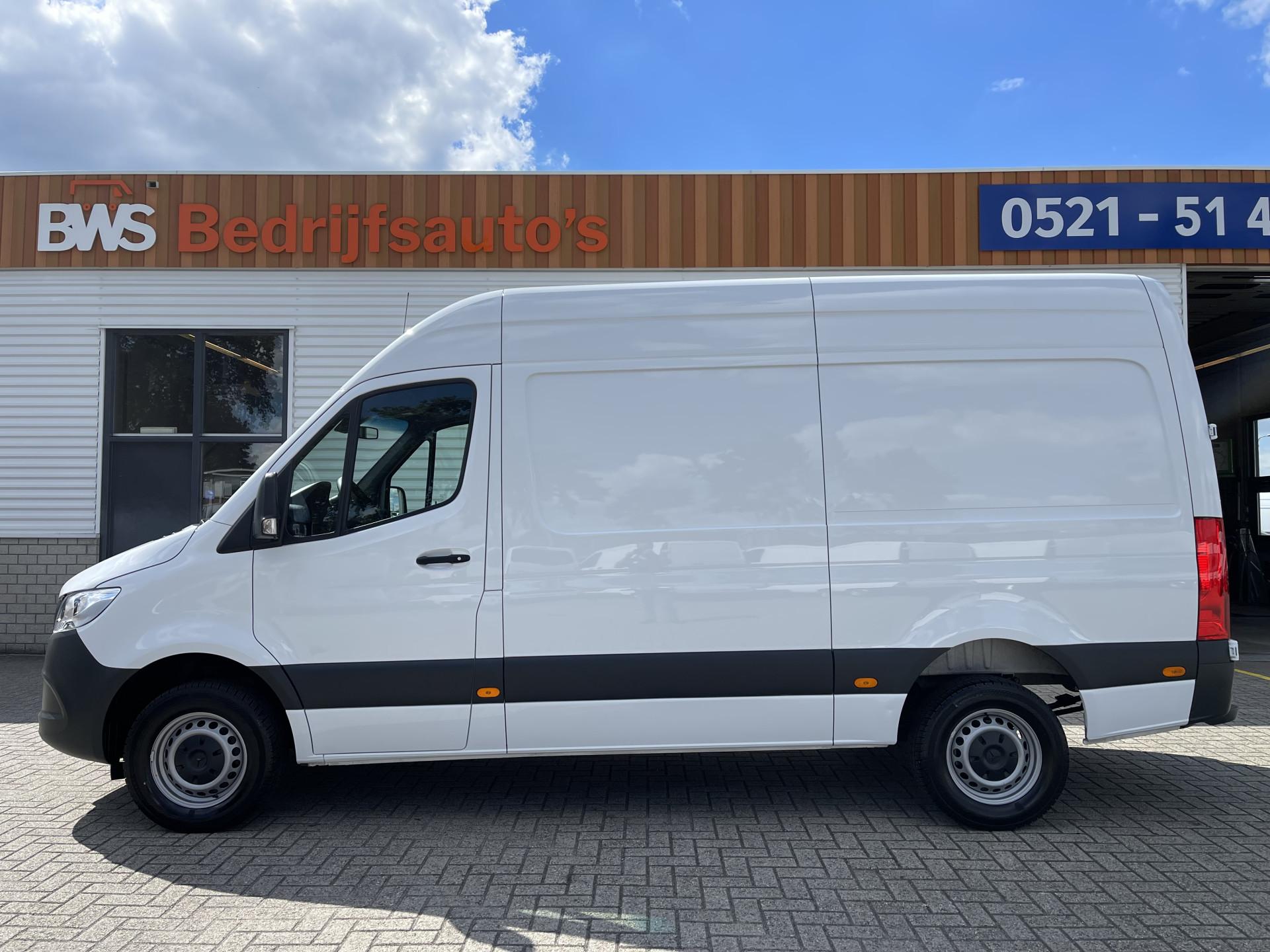 Foto 1 van Mercedes-Benz Sprinter 317 1.9 CDI 170pk L2H2 / rijklaar € 39.950 ex btw / lease vanaf € 816