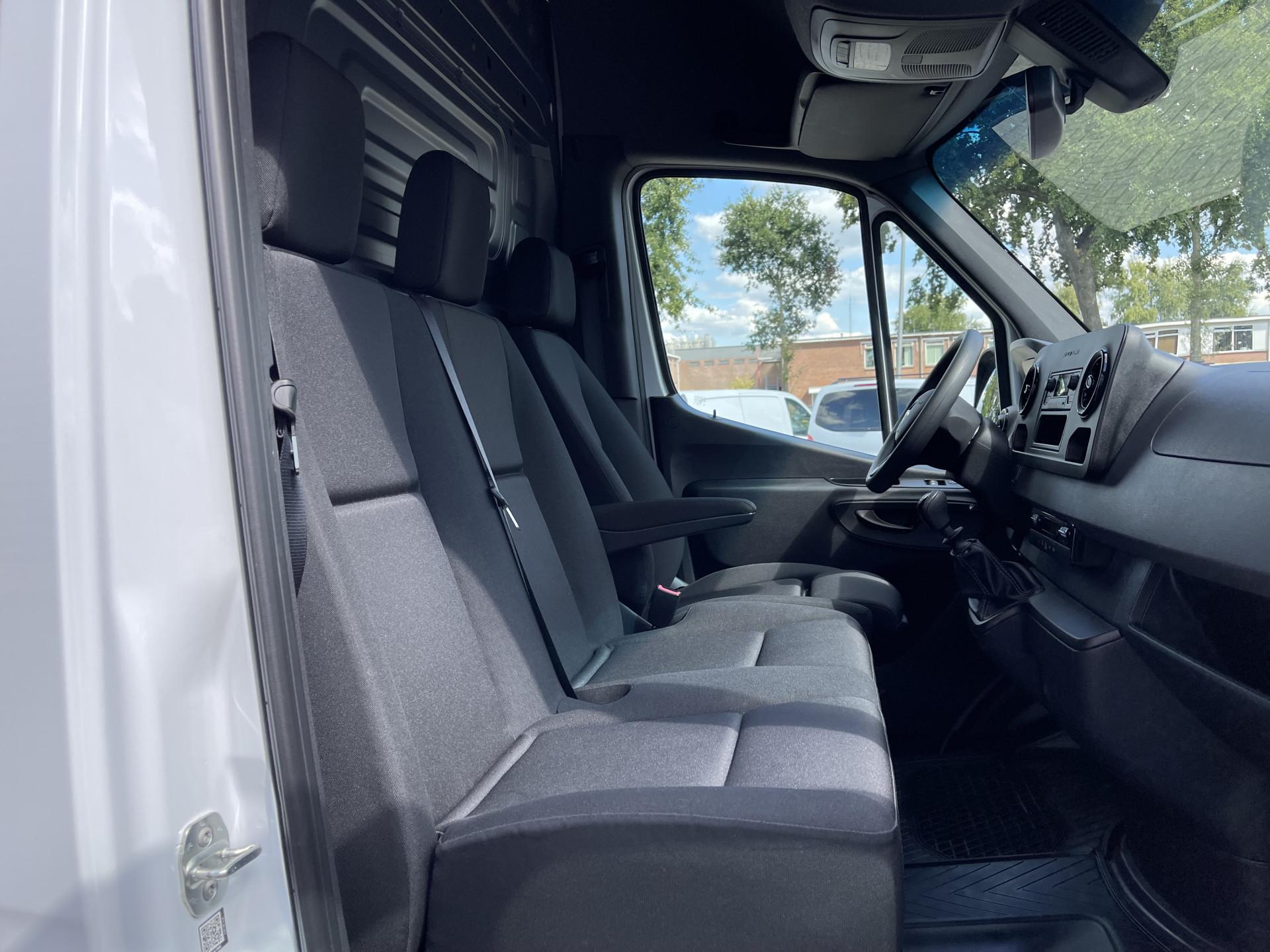 Foto 18 van Mercedes-Benz Sprinter 317 1.9 CDI 170pk L2H2 / rijklaar € 39.950 ex btw / lease vanaf € 816