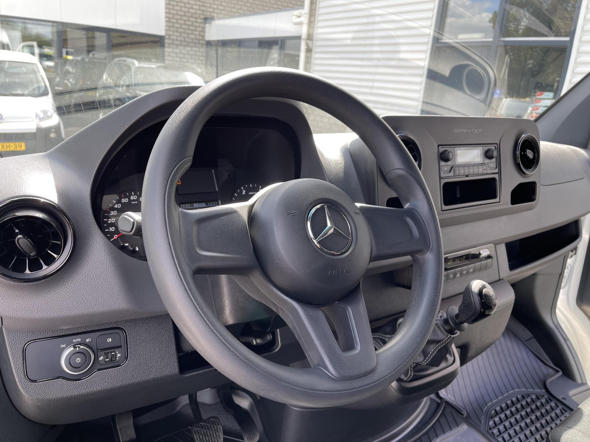 Foto 23 van Mercedes-Benz Sprinter 317 1.9 CDI 170pk L2H2 / rijklaar € 39.950 ex btw / lease vanaf € 816