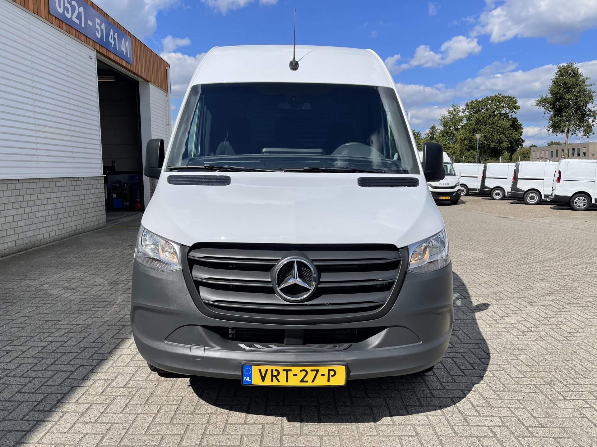 Foto 3 van Mercedes-Benz Sprinter 317 1.9 CDI 170pk L2H2 / rijklaar € 39.950 ex btw / lease vanaf € 816