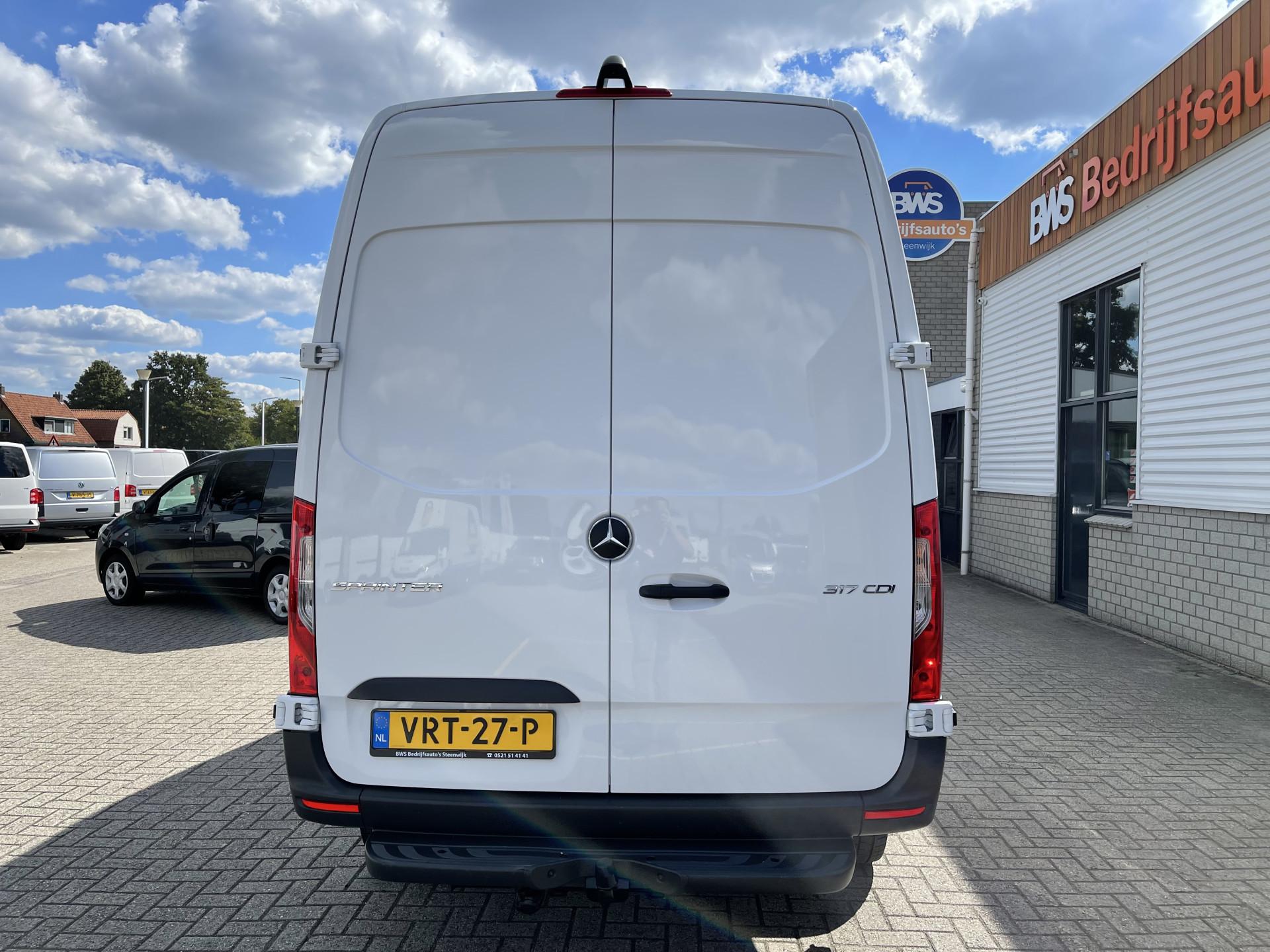 Foto 7 van Mercedes-Benz Sprinter 317 1.9 CDI 170pk L2H2 / rijklaar € 39.950 ex btw / lease vanaf € 816