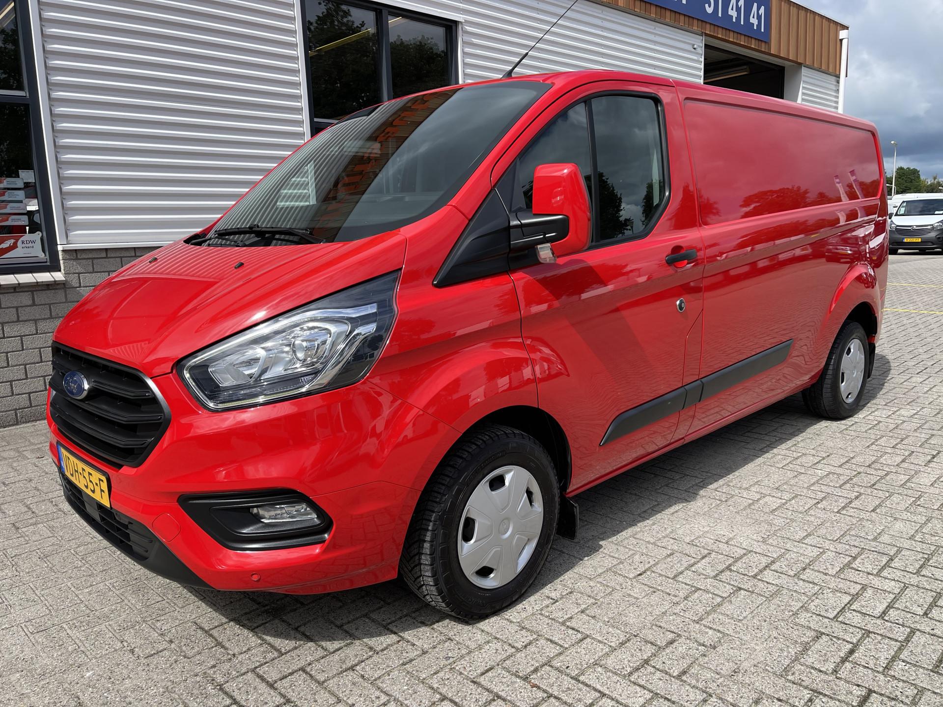 Foto 2 van Ford Transit Custom 300 2.0 TDCI L2H1 Trend / rijklaar € 16.950 ex btw / lease vanaf € 373