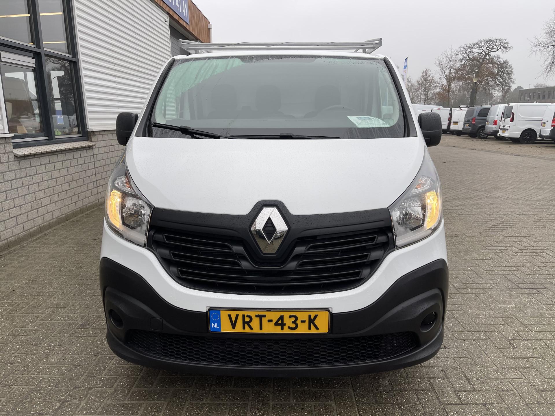 Foto 3 van Renault Trafic 1.6 dCi T29 L2H1 Générique / rijklaar € 18.950 ex btw / lease vanaf € 401