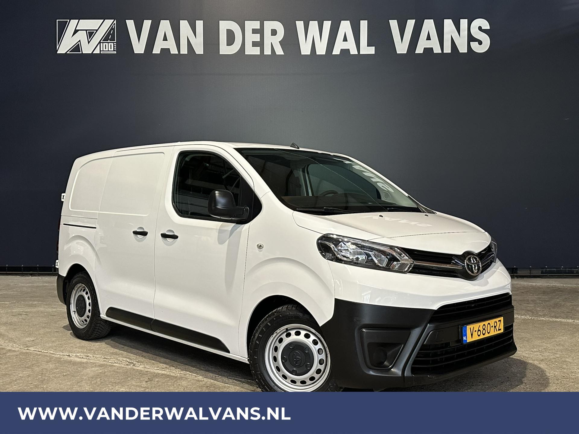 Foto 1 van Toyota 1.6 D-4D L1H1 Euro6 Airco | Navigatie | Trekhaak | Cruisecontrol