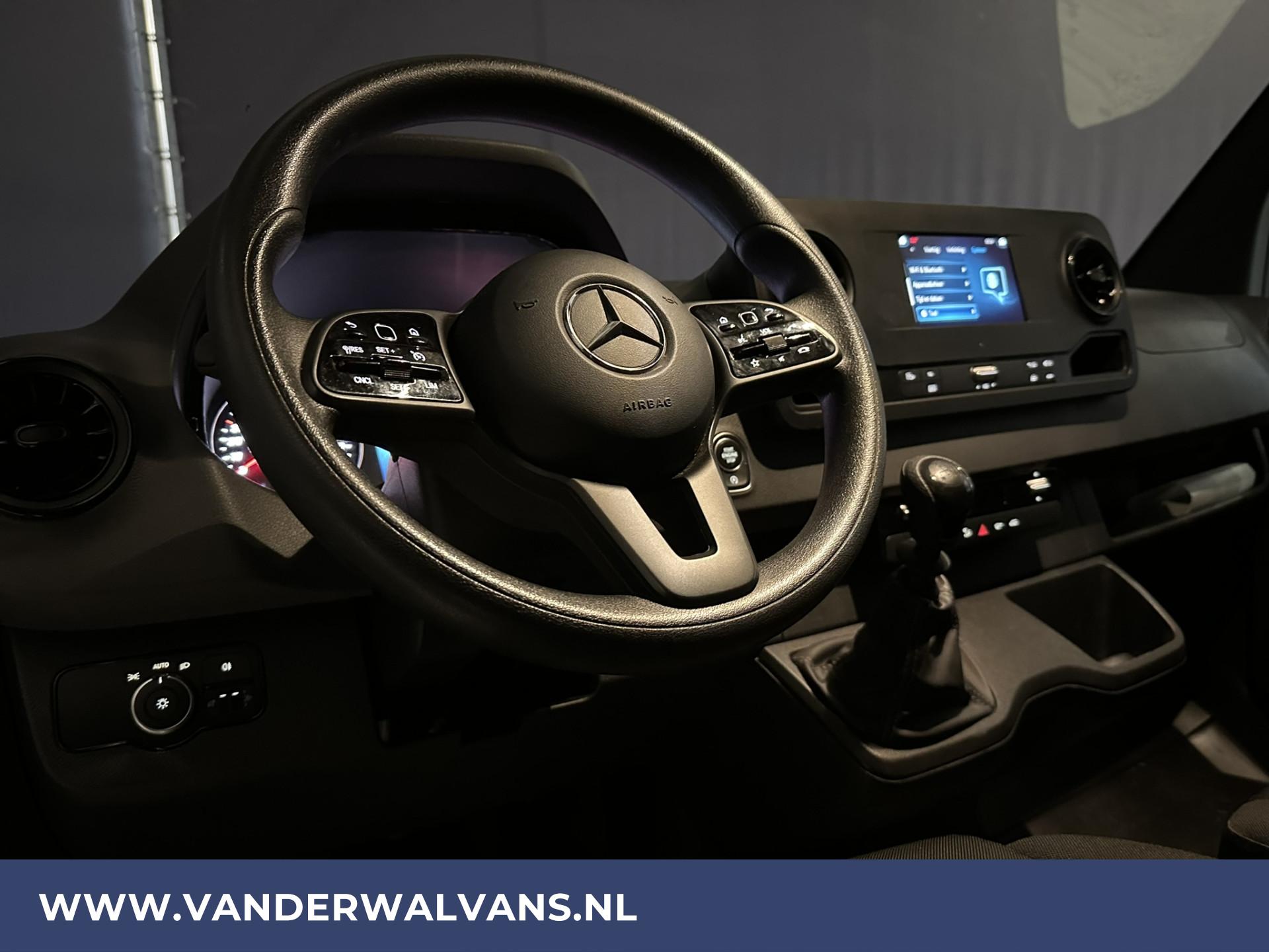 Foto 19 van Mercedes-Benz Sprinter 317 CDI 170pk L3H2 Euro6 ** Airco | Cruisecontrol | Camera | Chauffeursstoel