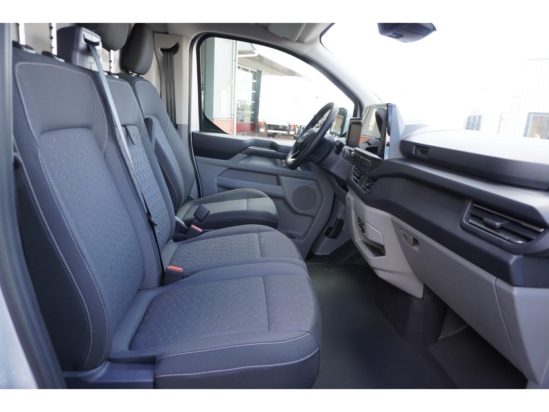 Foto 14 van Ford 320L 2.0 TDCI 170PK L2H1 Limited Automaat