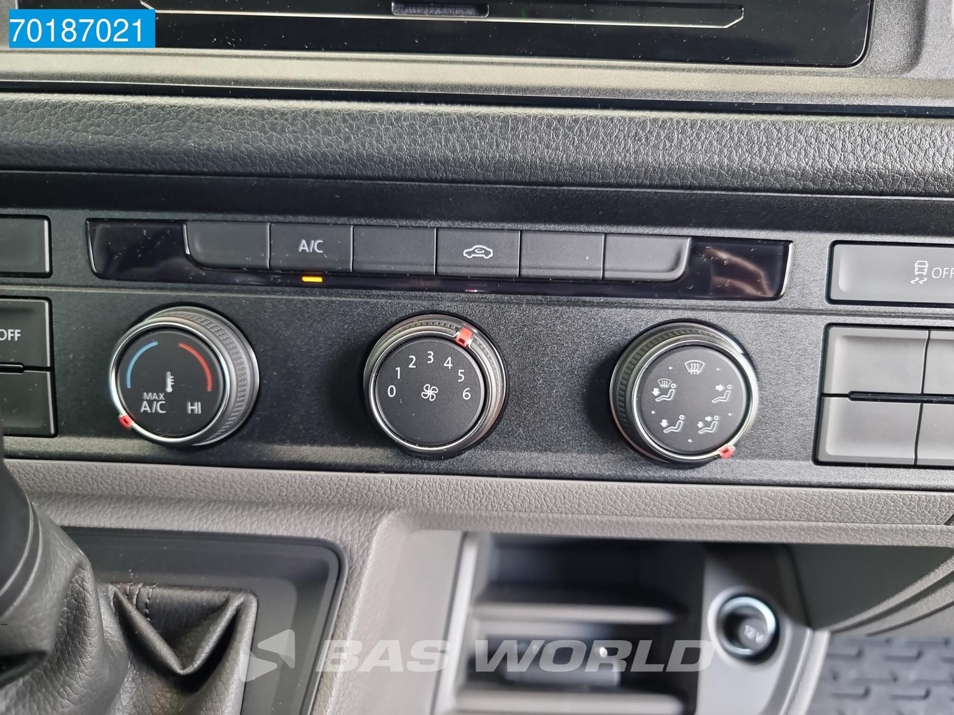 Foto 15 van Volkswagen 140pk Automaat L3H3 ACC LED Camera CarPlay Parkeersensoren v+a L2H2 11m3 Airco