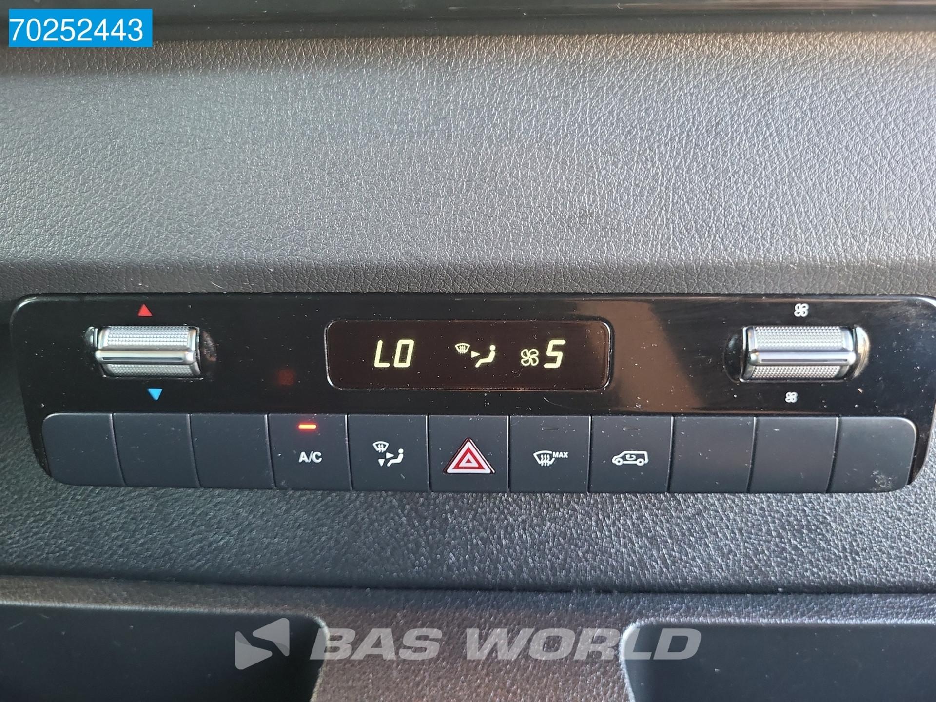 Foto 13 van Mercedes-Benz 317 CDI Automaat Laadklep Grootbeeld Navi Airco Meubelbak Koffer Bakwagen 20m3 Airco