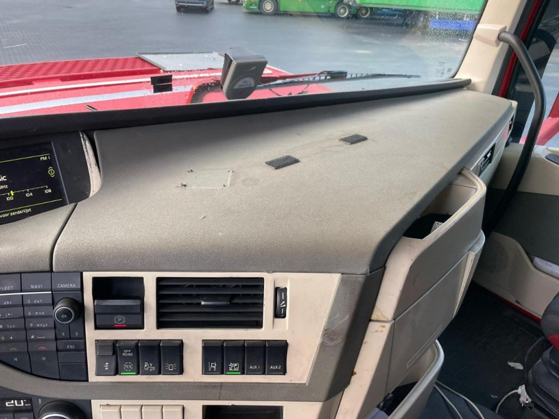 Foto 19 van Volvo FH 13.500XL, ALU RIMS, I-PARK COOL, LEATHER, NL TRUCK.