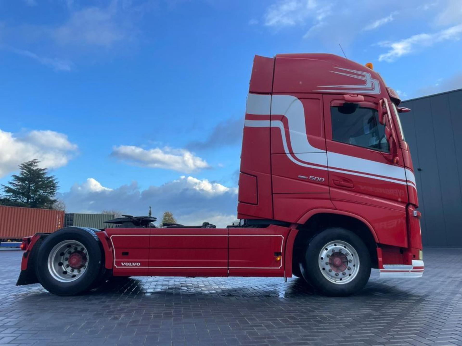 Foto 3 van Volvo FH 13.500XL, ALU RIMS, I-PARK COOL, LEATHER, NL TRUCK.